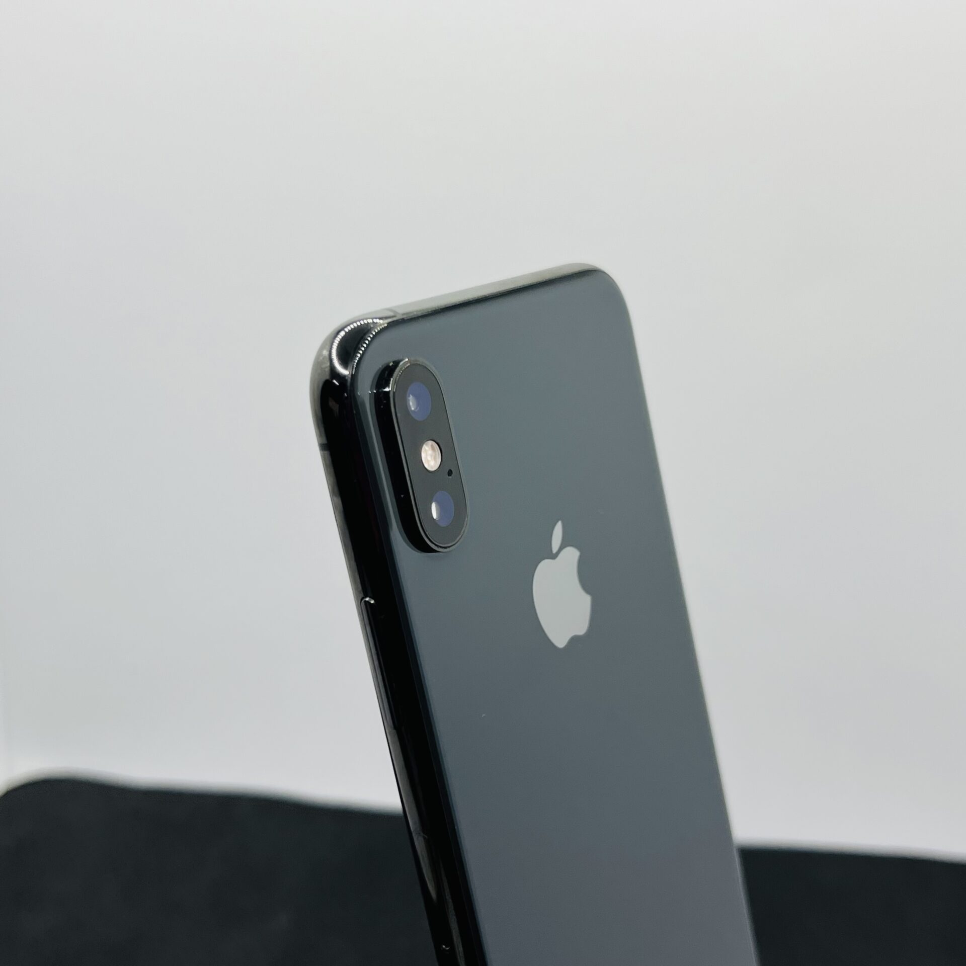 Apple iPhone XS 64GB Space Gray – (Grade B) - Image 10