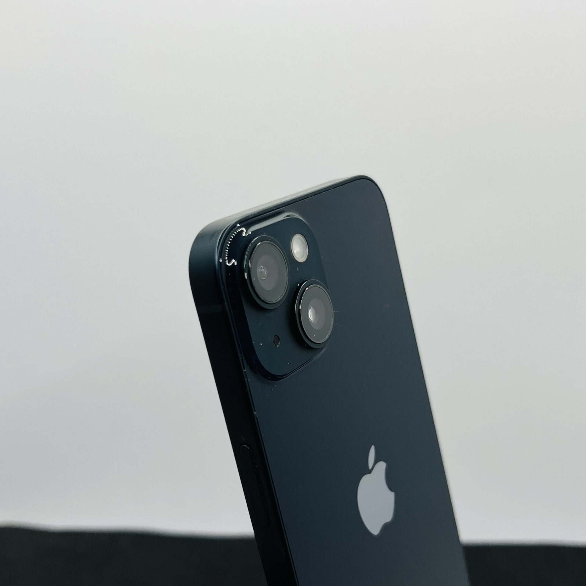 Apple iPhone 14 128GB Midnight – (Grade B) - Image 11