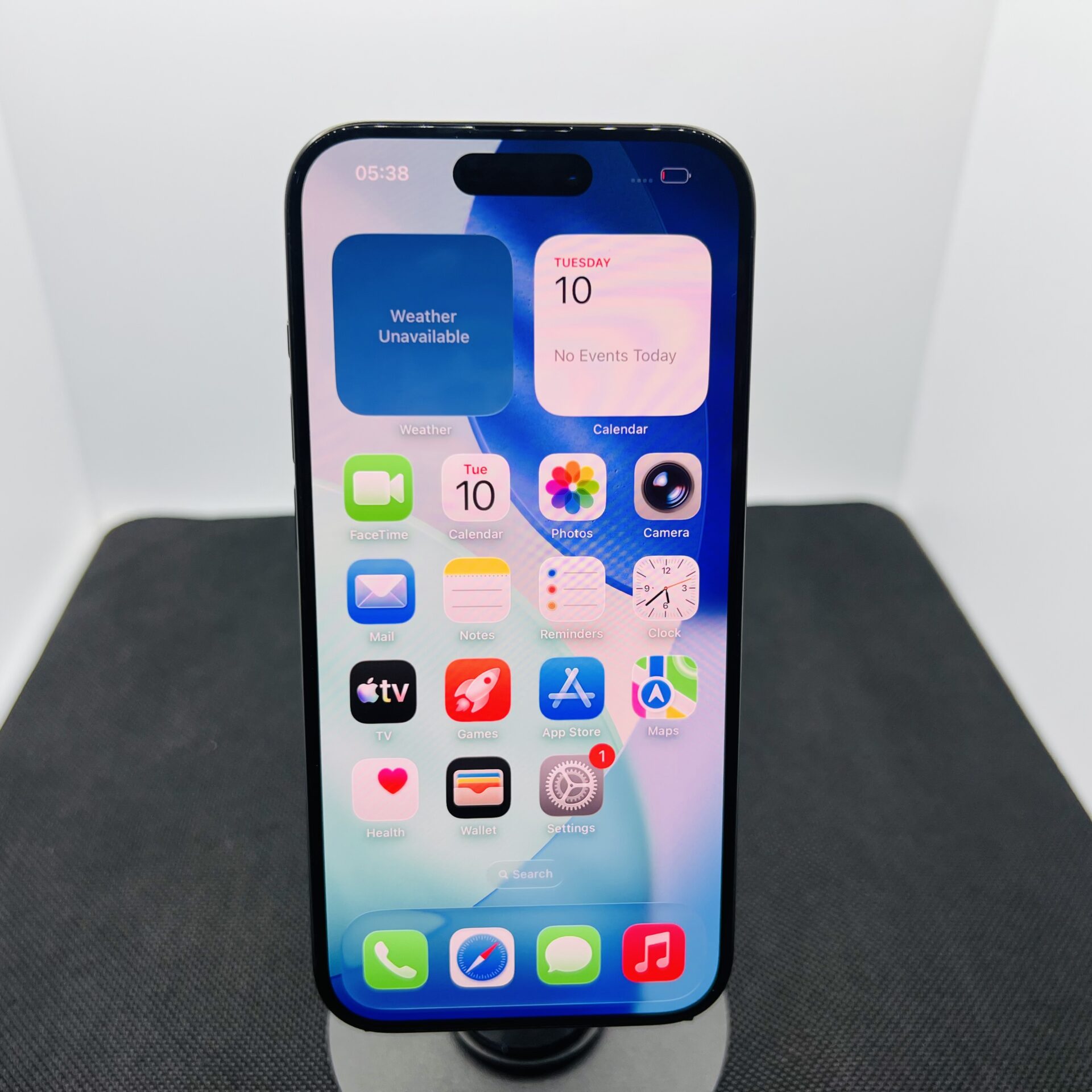 Apple iPhone 15 Pro 256GB Black Titanium – (Grade B) - Image 2