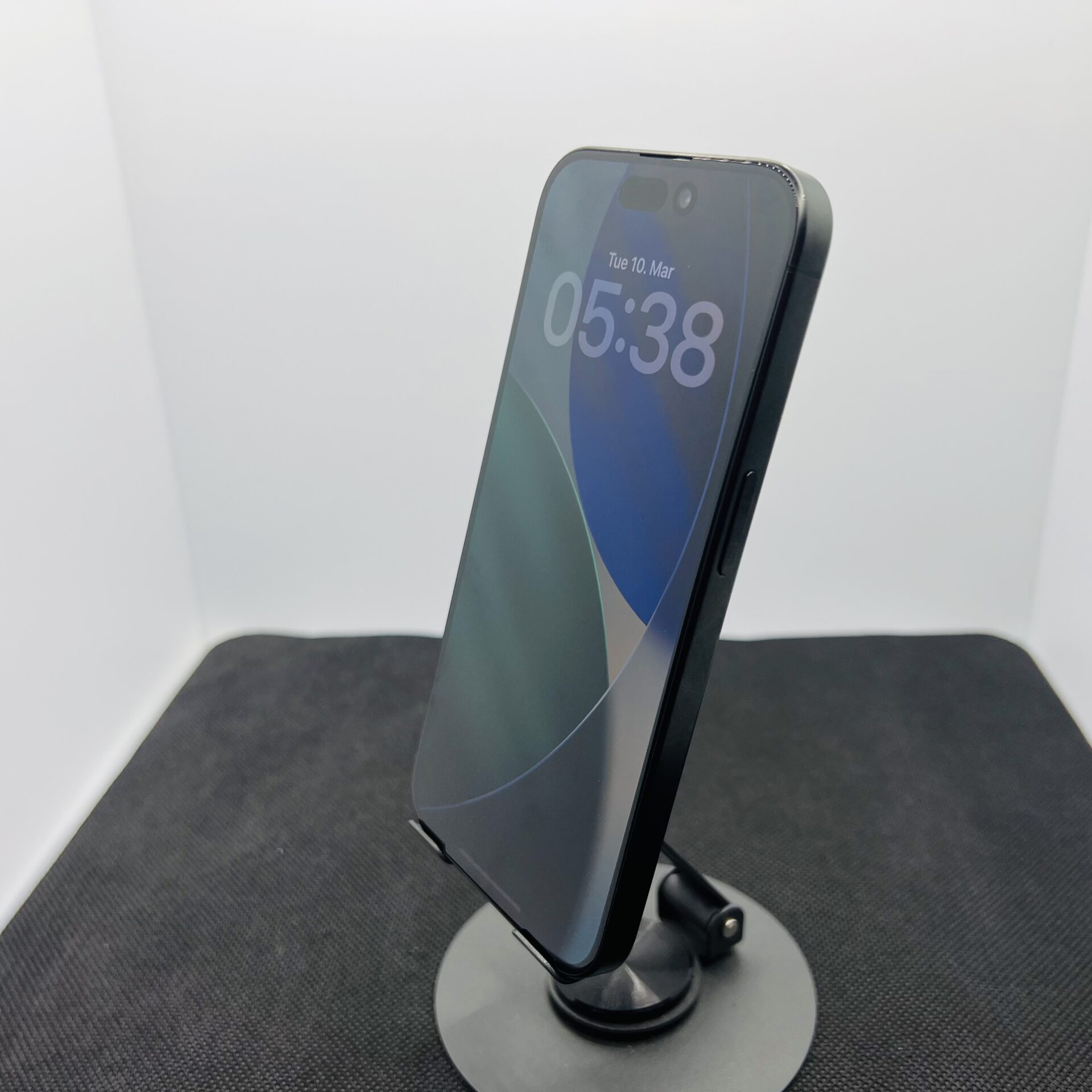 Apple iPhone 15 Pro 256GB Black Titanium – (Grade B) - Image 7