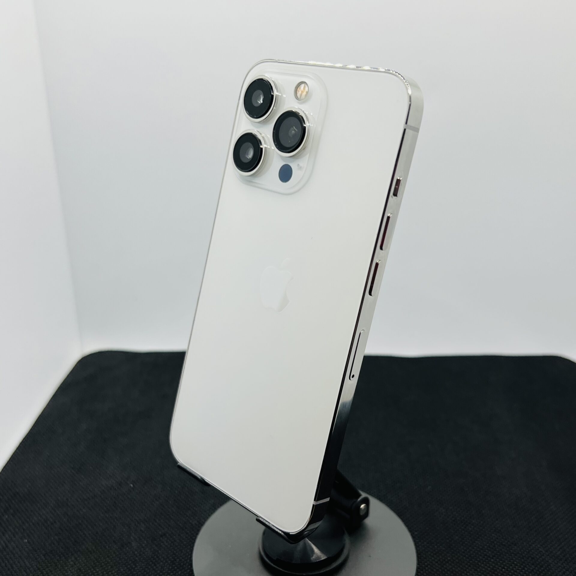 Apple iPhone 13 Pro 512GB Silver – (Grade B) - Image 8