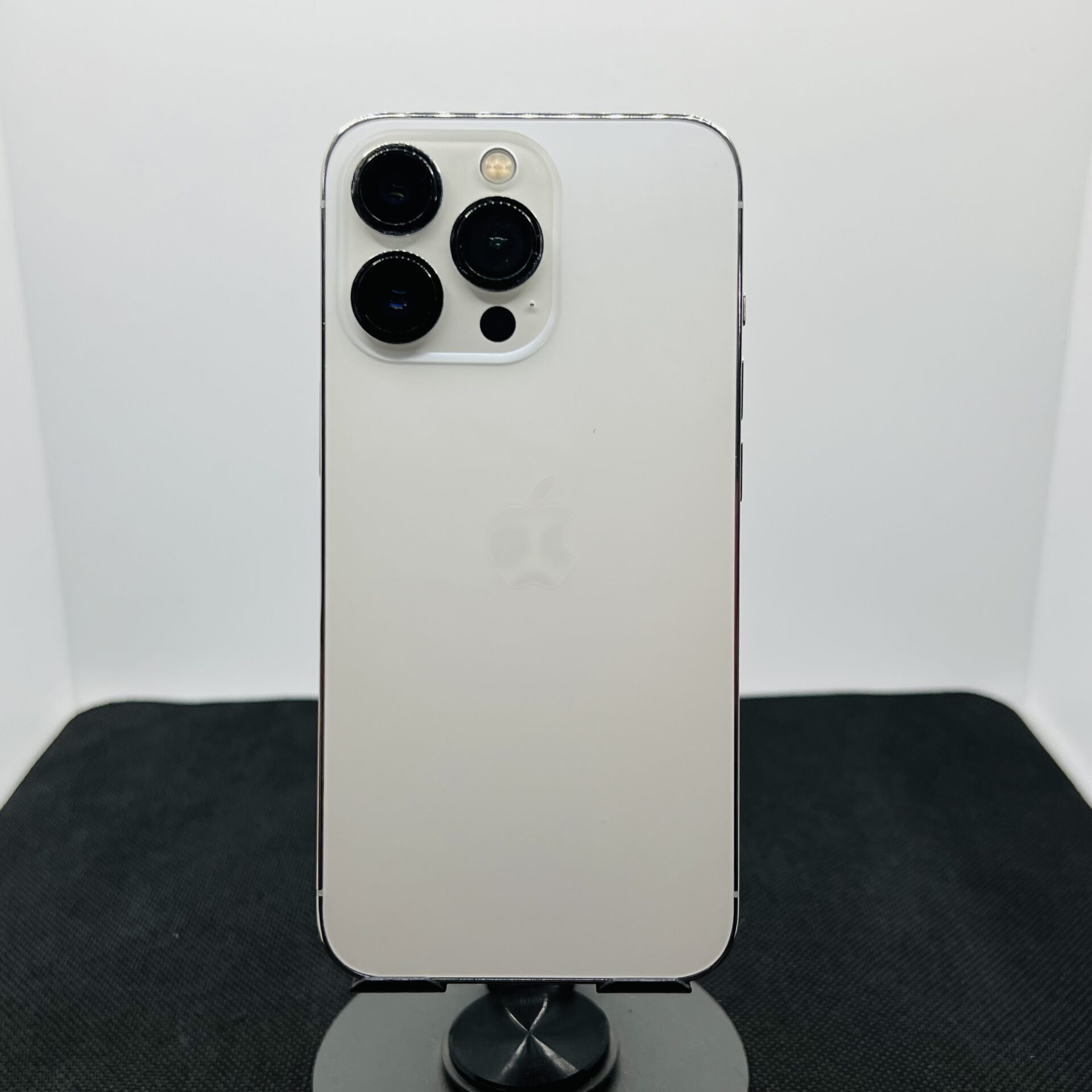 Apple iPhone 13 Pro 512GB Silver – (Grade B) - Image 9