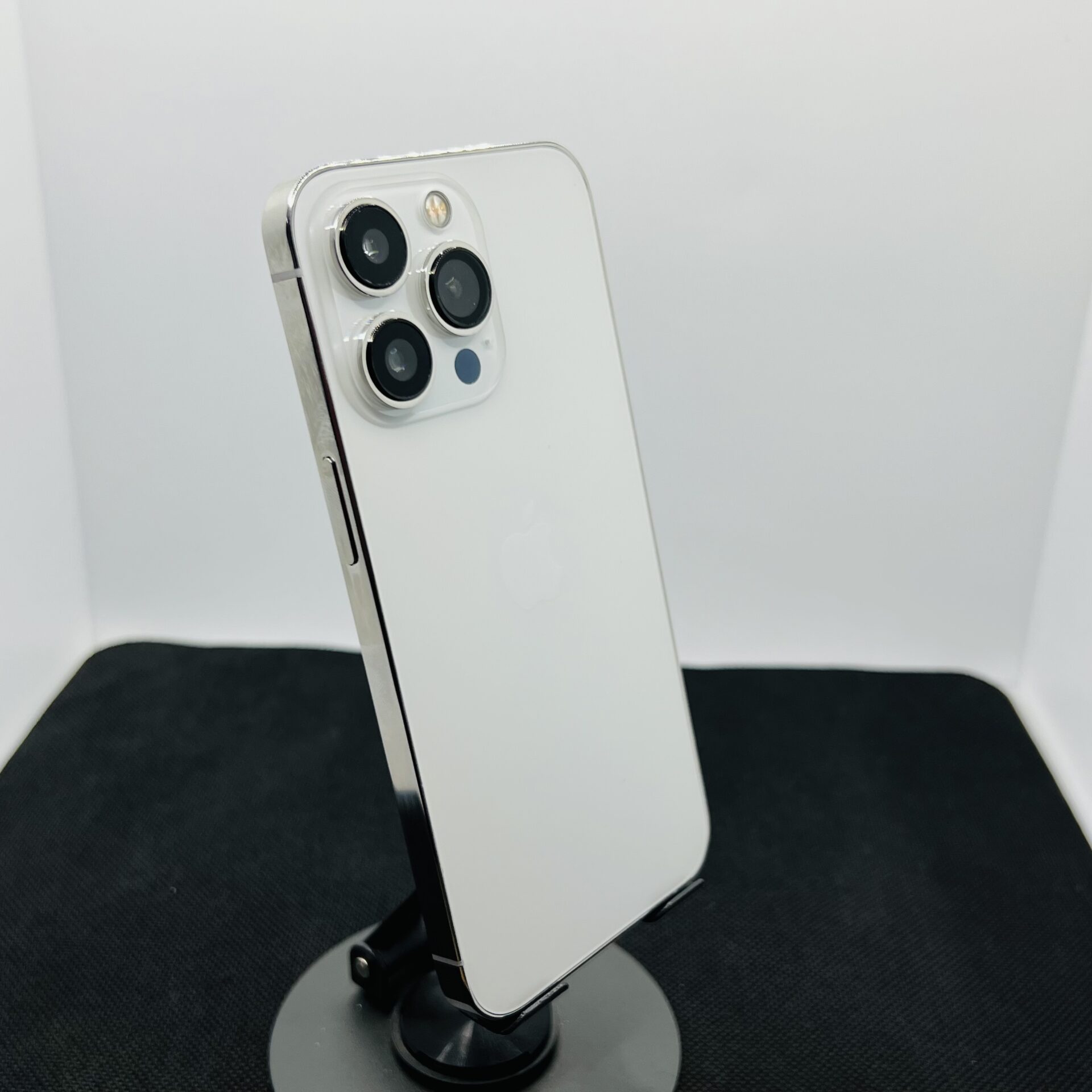 Apple iPhone 13 Pro 512GB Silver – (Grade B) - Image 10