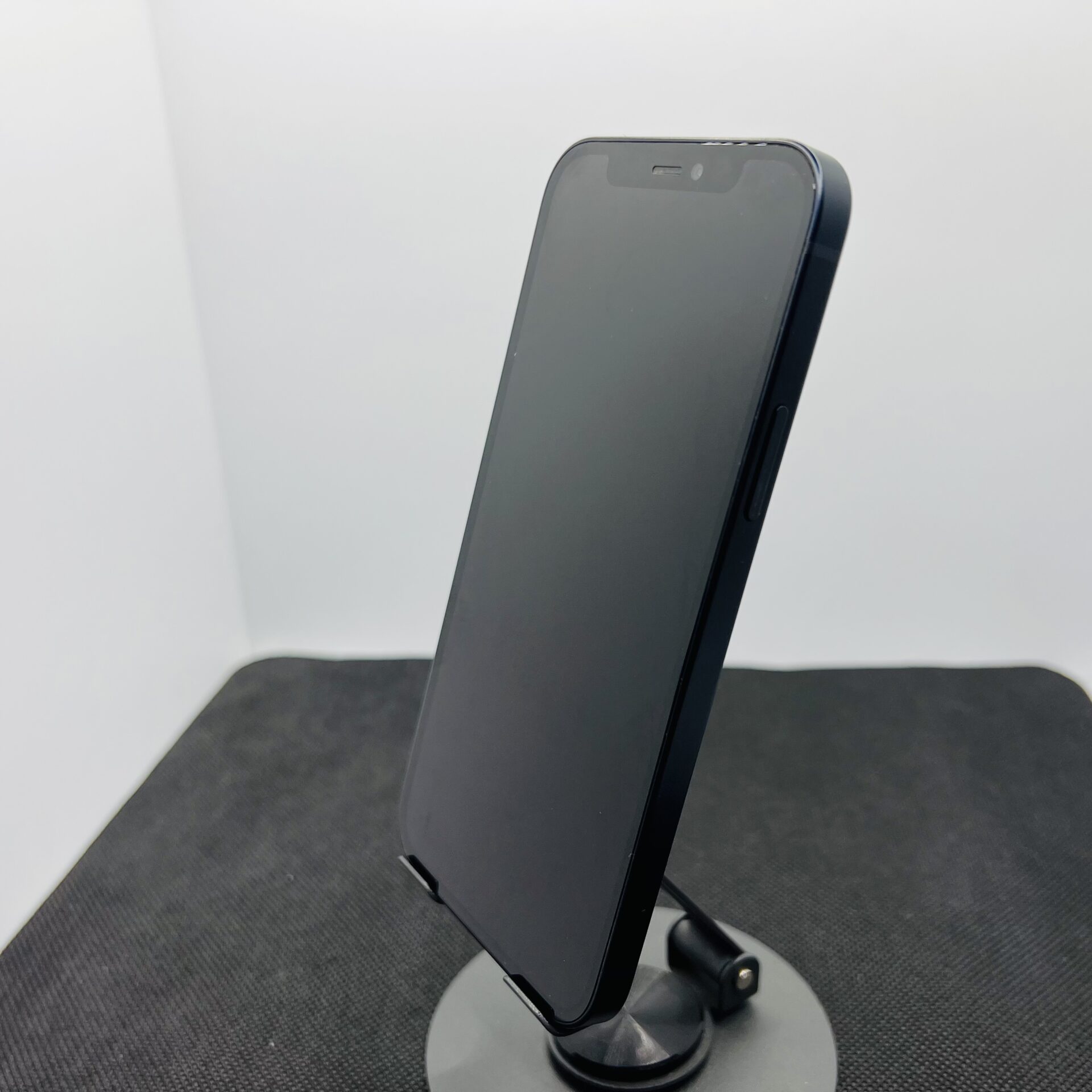 Apple iPhone 12 64GB Black – (Grade B) - Image 7