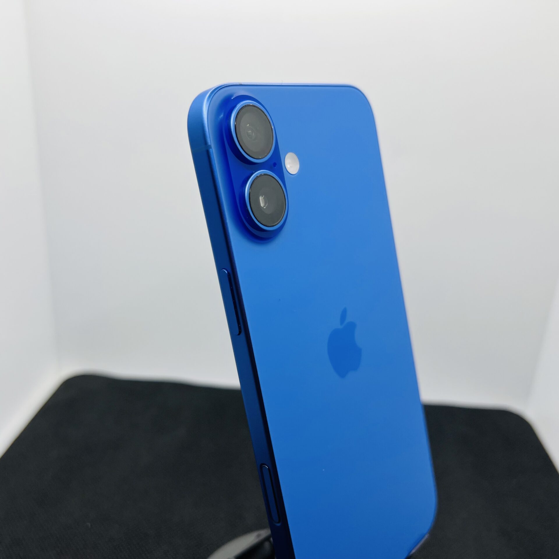 Apple iPhone 16 Plus 128GB Ultramarine – (Grade B) - Image 11