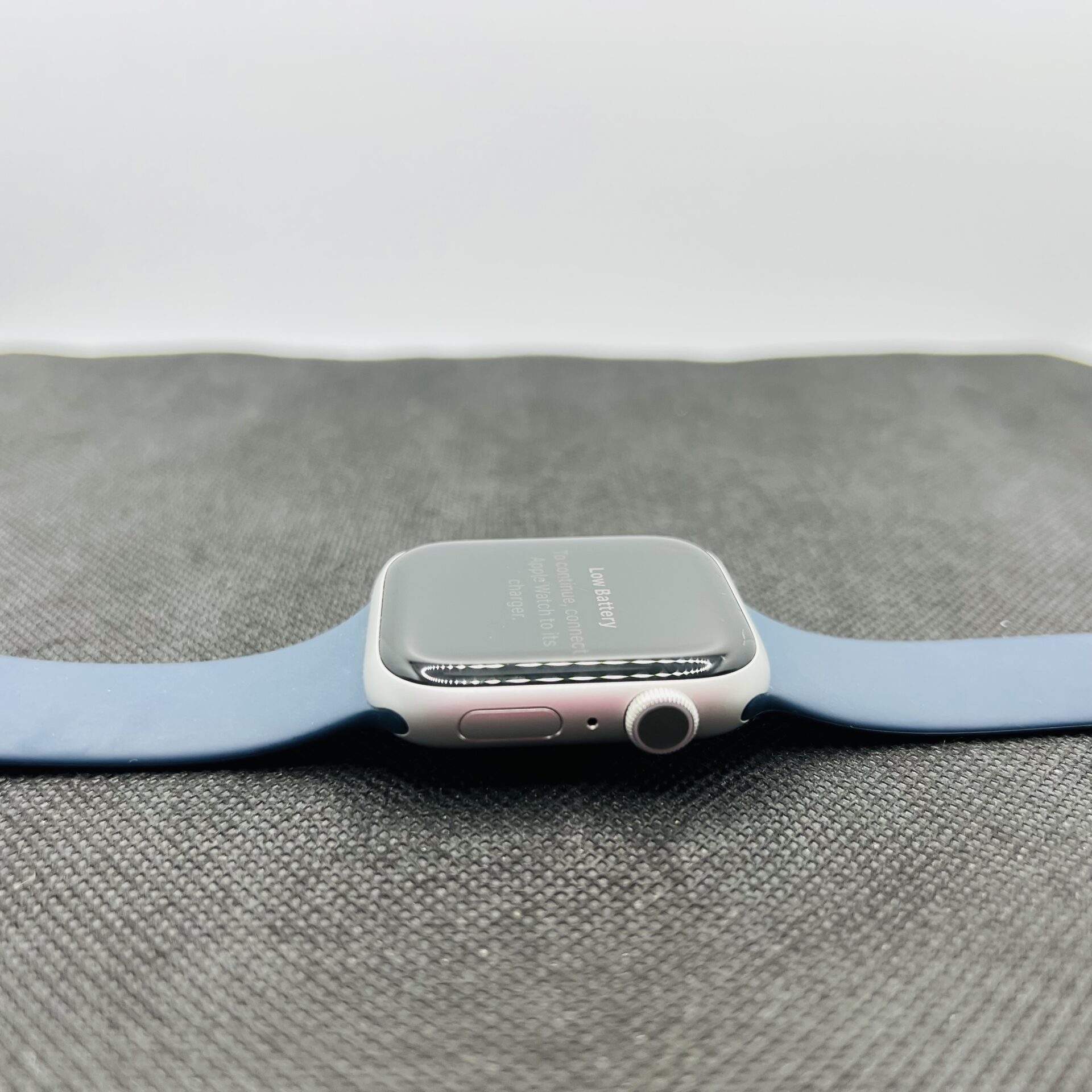 Apple Watch Series 9 45mm GPS Only Silver – (Grade B) - Image 4