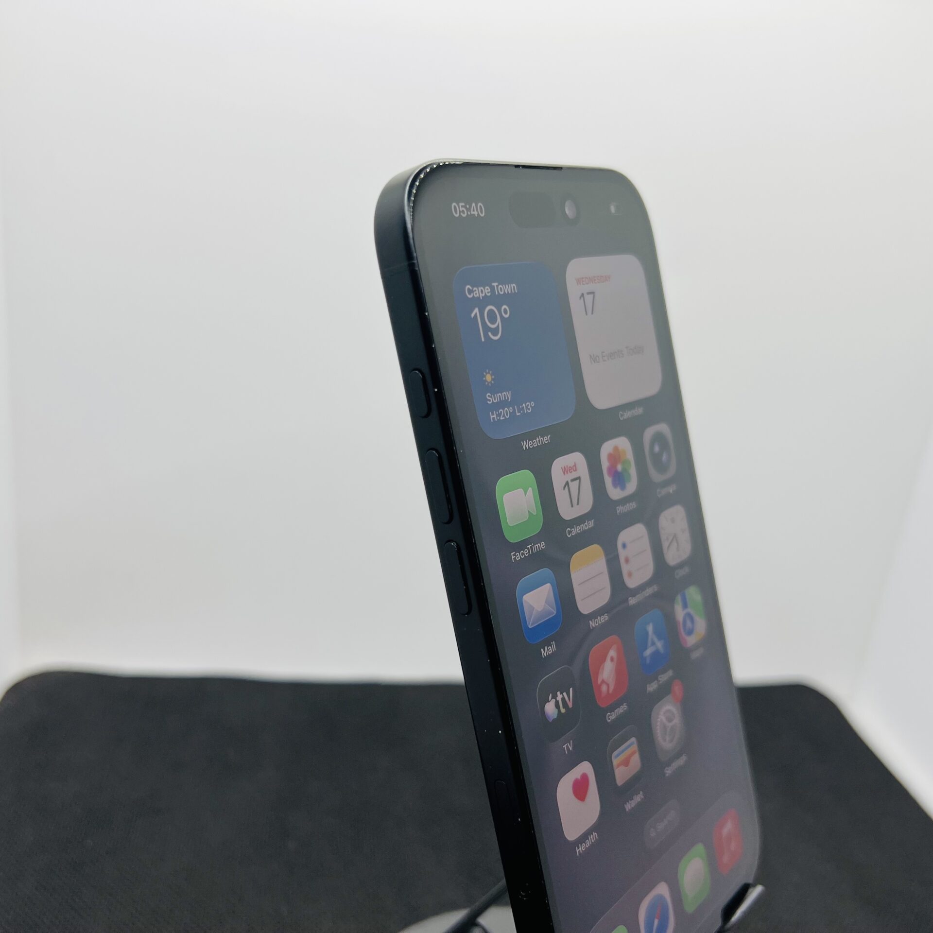 Apple iPhone 16 128GB Black (Condition: Good) - Image 4