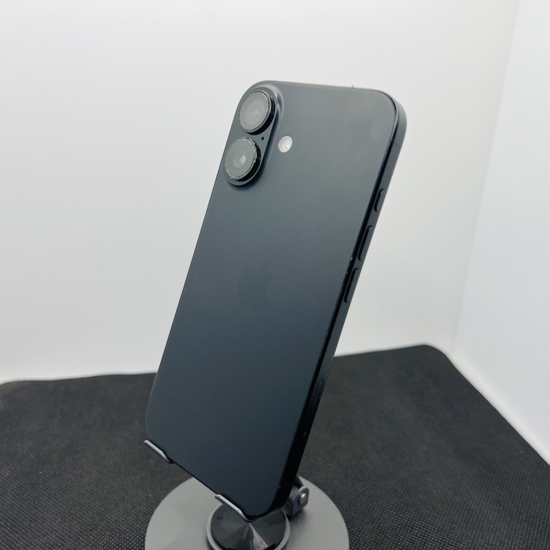 Apple iPhone 16 128GB Black (Condition: Good) - Image 8