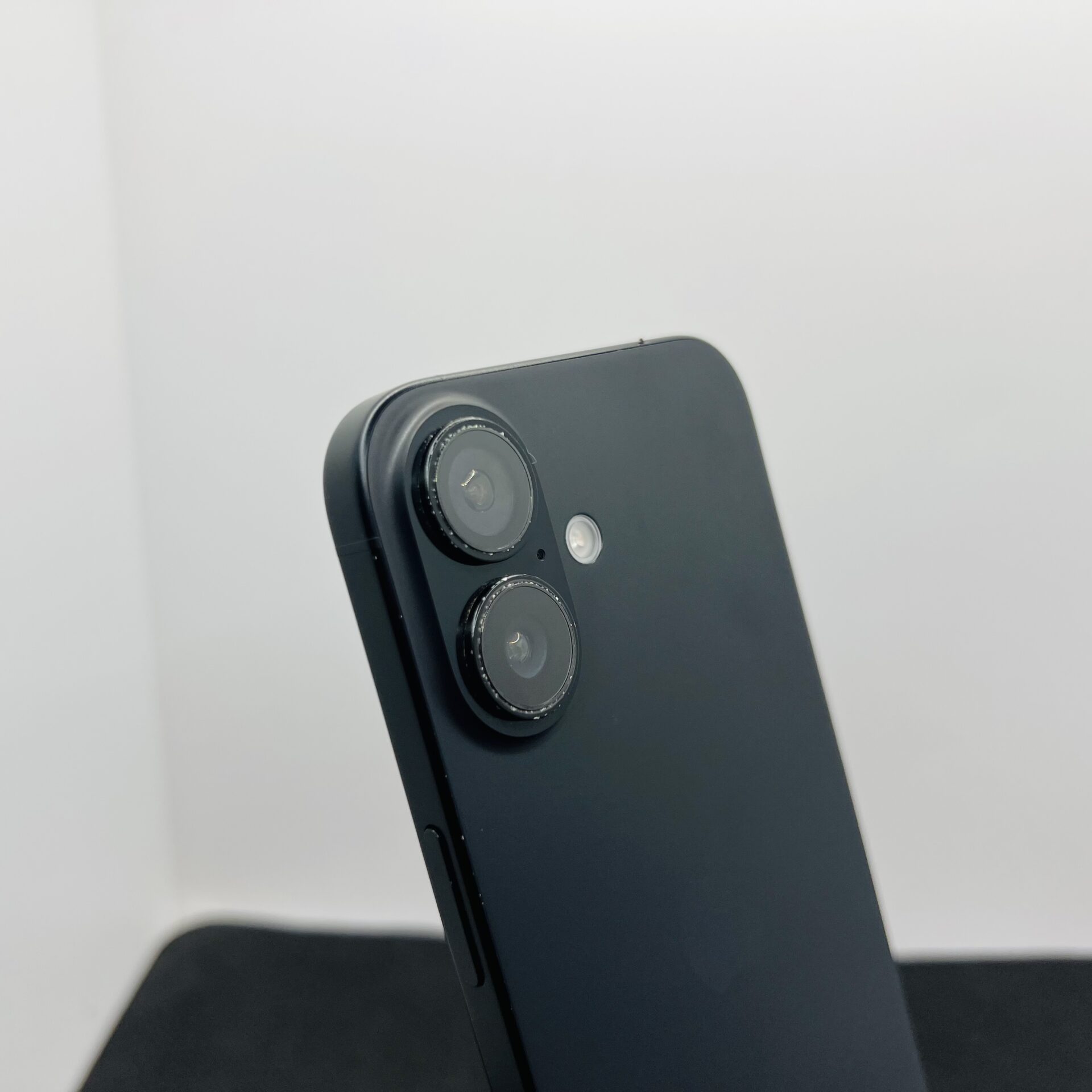 Apple iPhone 16 128GB Black (Condition: Good) - Image 11