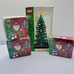 COMBO DEAL: LEGO® 2-in-1 Christmas Tree + 3x LEGO® Christmas Ornament Selection (Condition: Good)