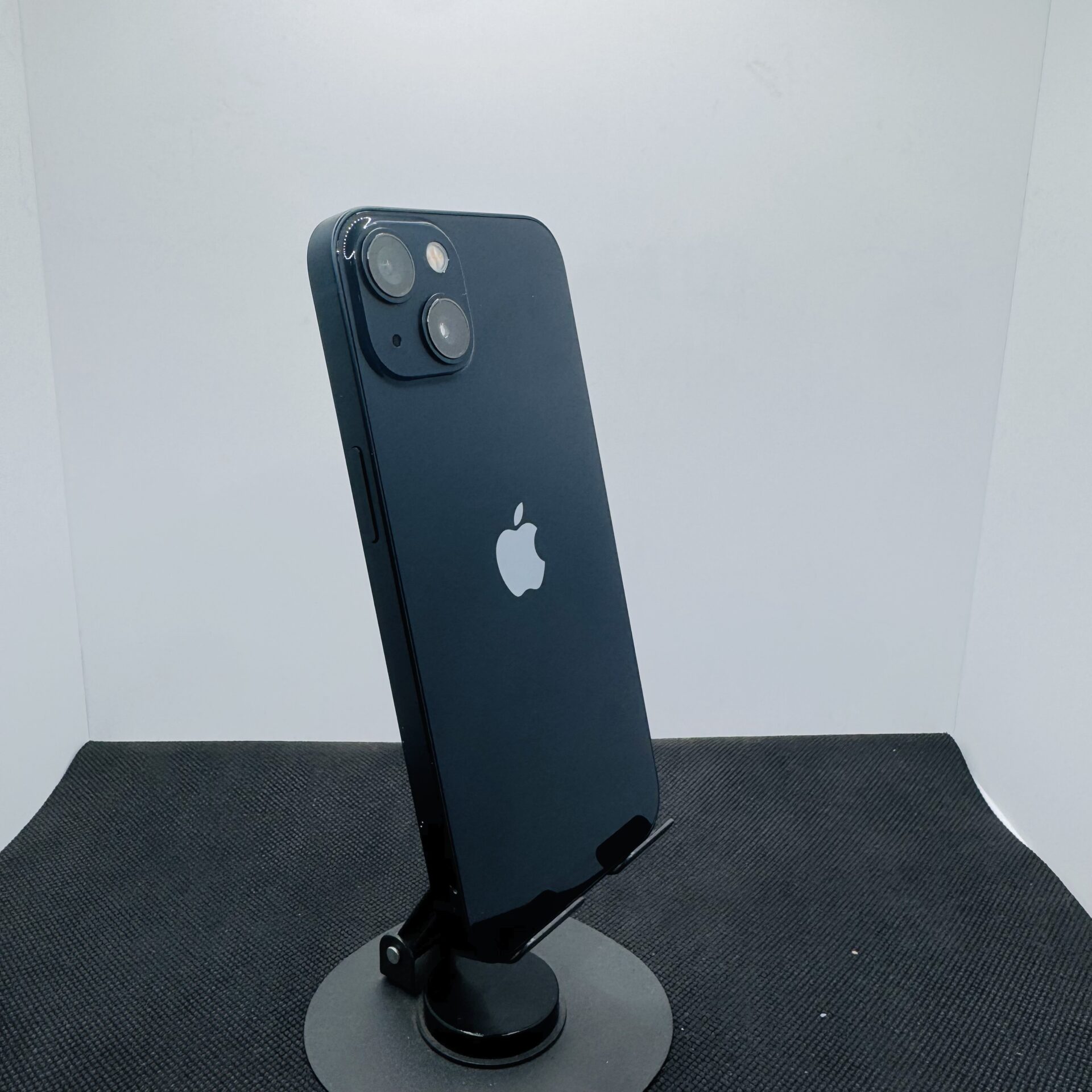 Apple iPhone 13 128GB Midnight (Condition: Good) - Image 6