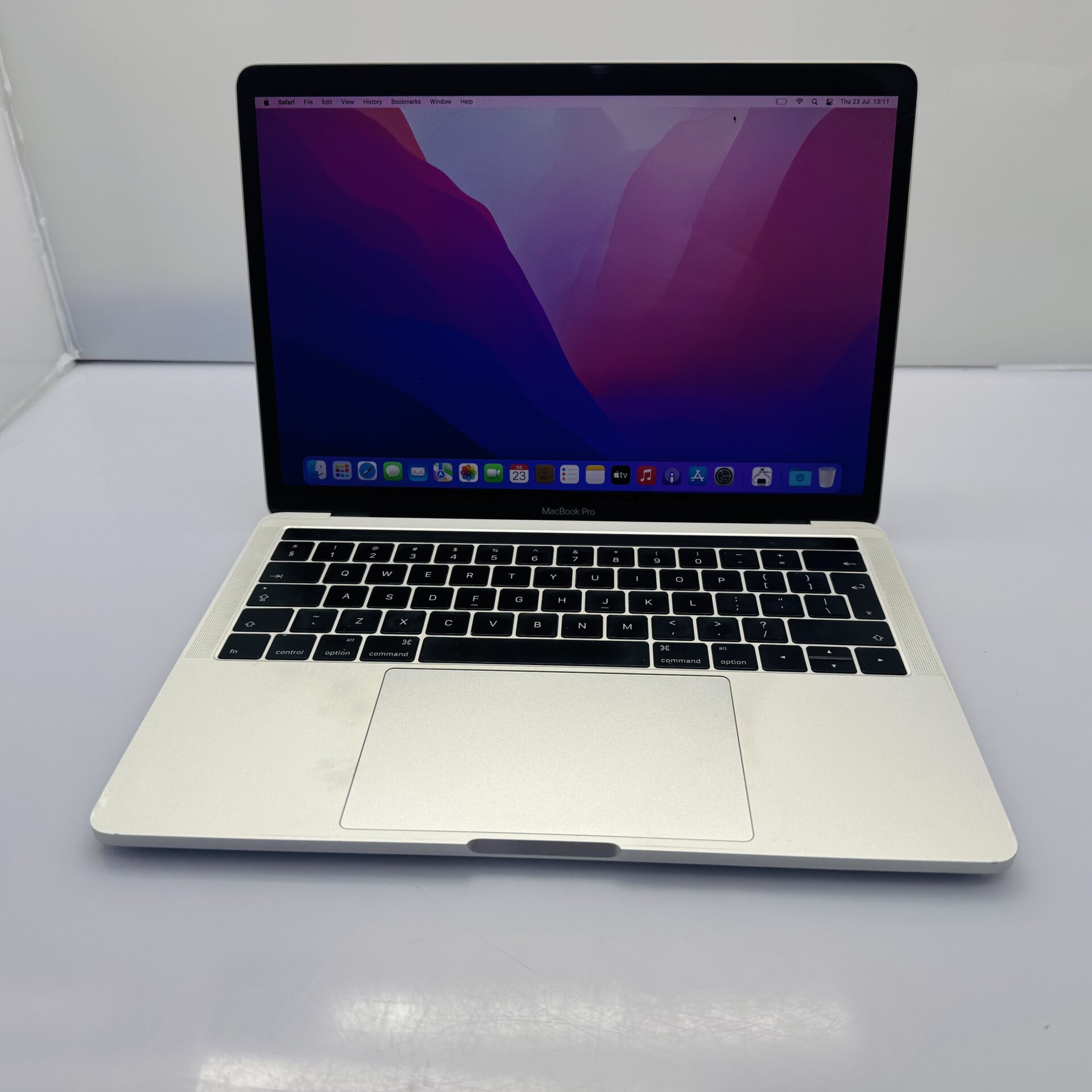 Apple MacBook Pro 13-inch "Core i5" (Mid-2017, Touch Bar) 8GB RAM 512GB SSD Silver - TouchBar Not Working (Condition: Good) - Image 2