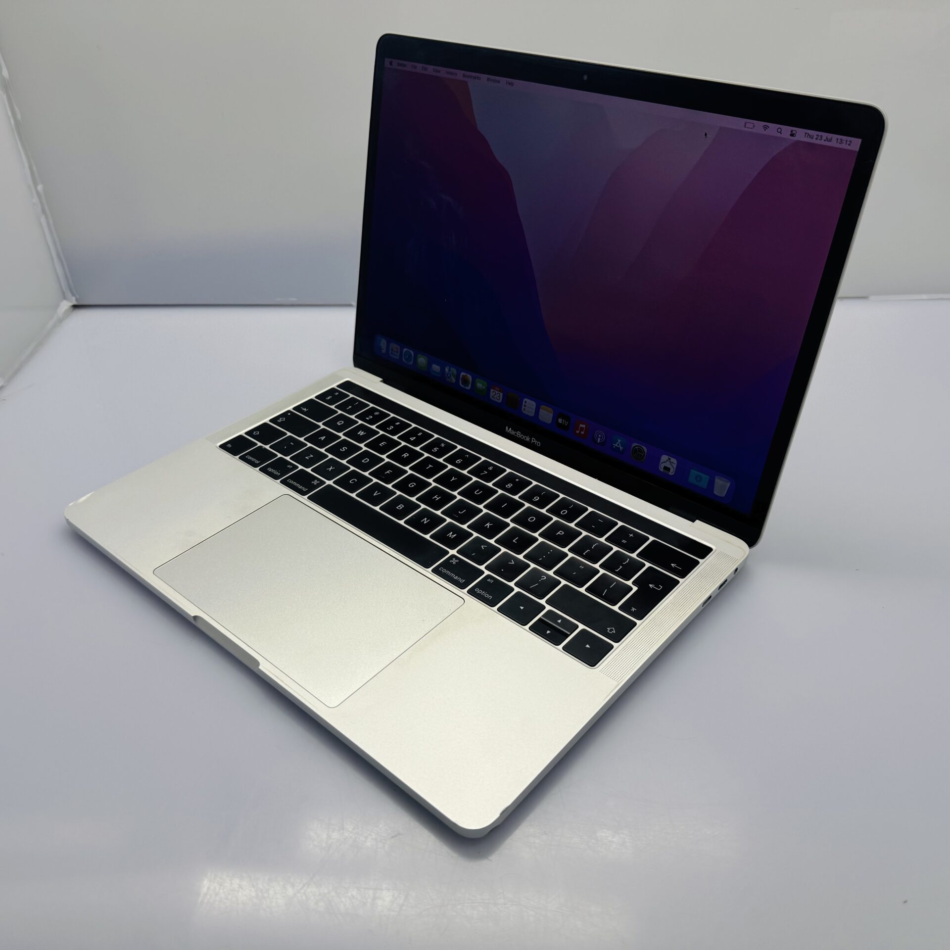 Apple MacBook Pro 13-inch "Core i5" (Mid-2017, Touch Bar) 8GB RAM 512GB SSD Silver - TouchBar Not Working (Condition: Good) - Image 4