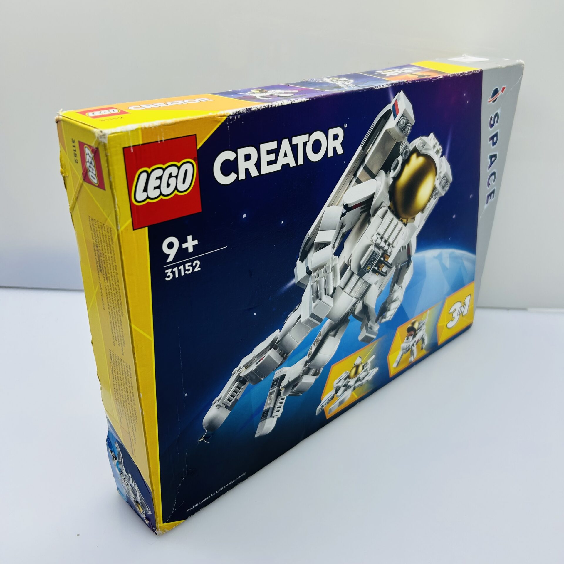 LEGO® Creator 3-in-1 Space Astronaut 31152 647 Pieces (Condition: Brand New) - Image 4