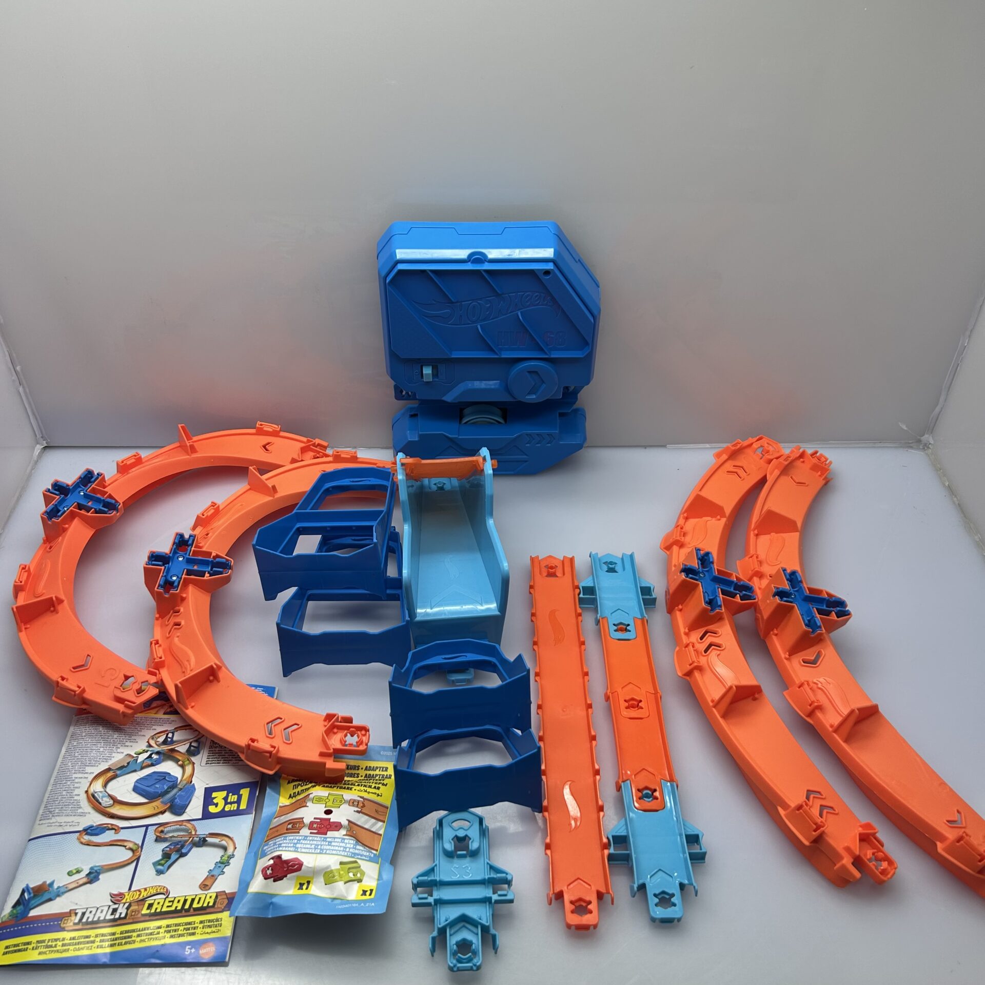 COMBO DEAL: Mattel Hot Wheels 10 Car Pack + Deluxe Track Set with Motorized Booster (Condition: Fair) - Image 11