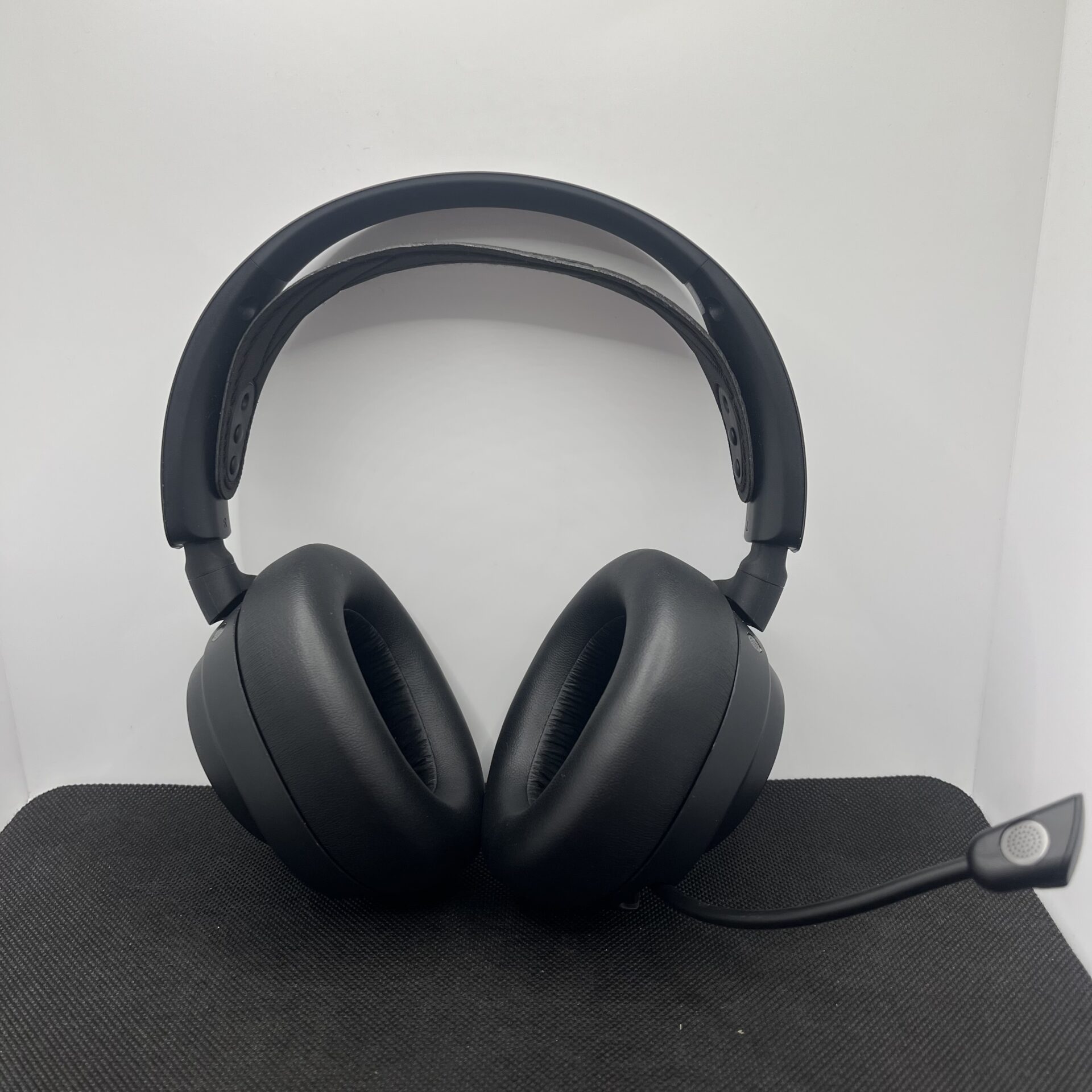 SteelSeries Arctis Nova Pro Wireless Gaming Headset Black (Condition: Pristine) - Image 5