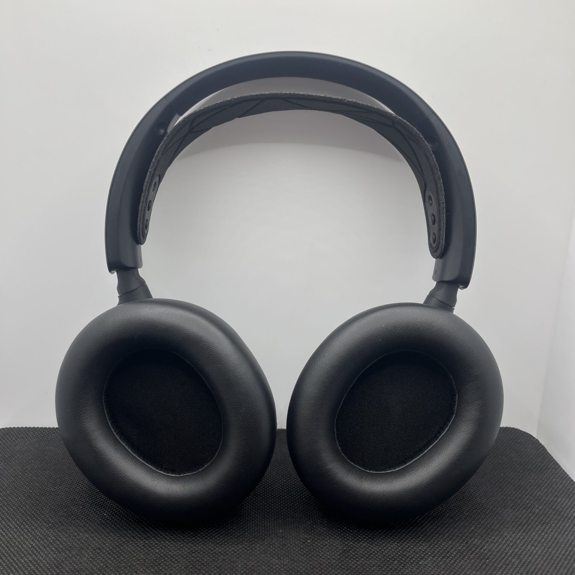 SteelSeries Arctis Nova Pro Wireless Gaming Headset Black (Condition: Pristine) - Image 6