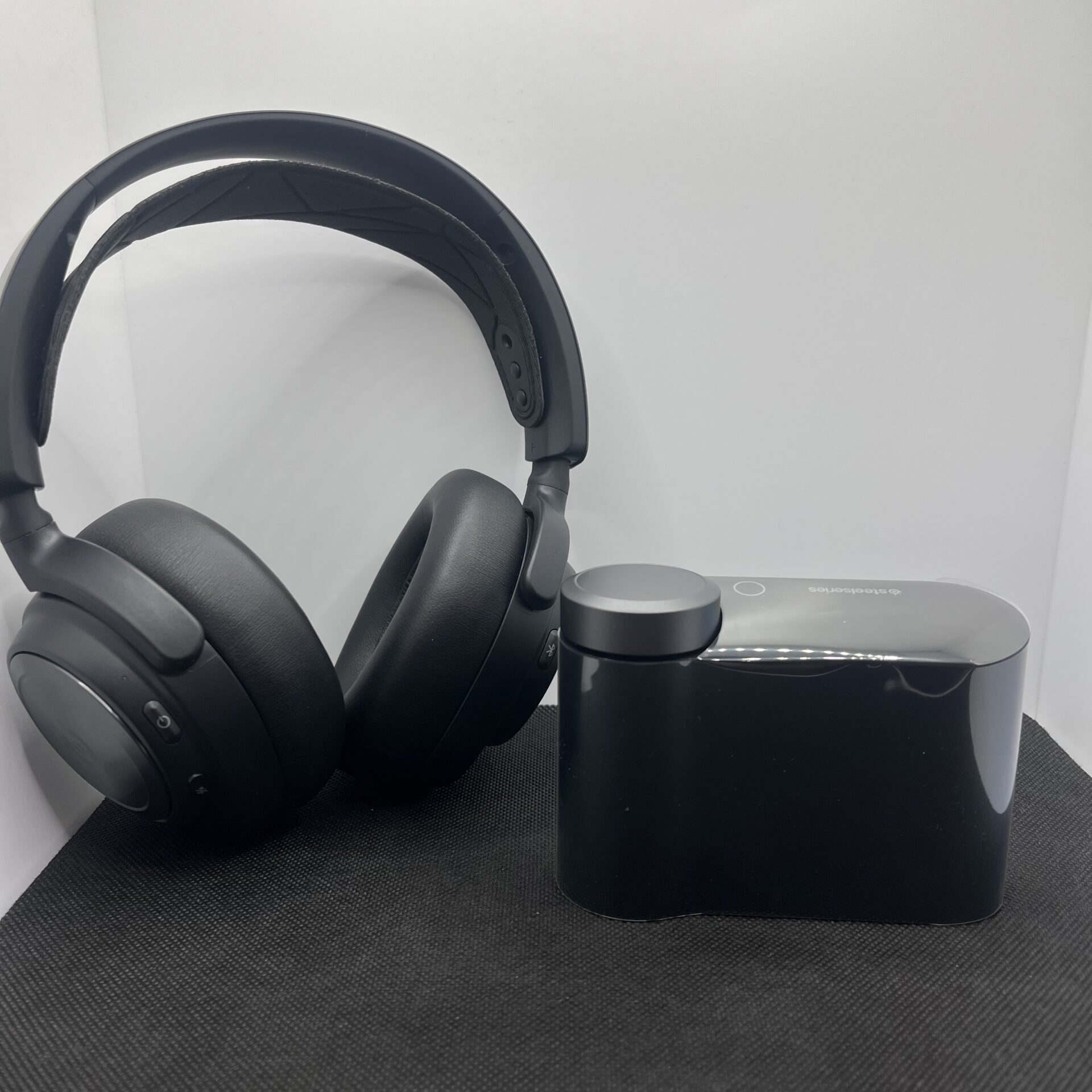 SteelSeries Arctis Nova Pro Wireless Gaming Headset Black (Condition: Pristine) - Image 3