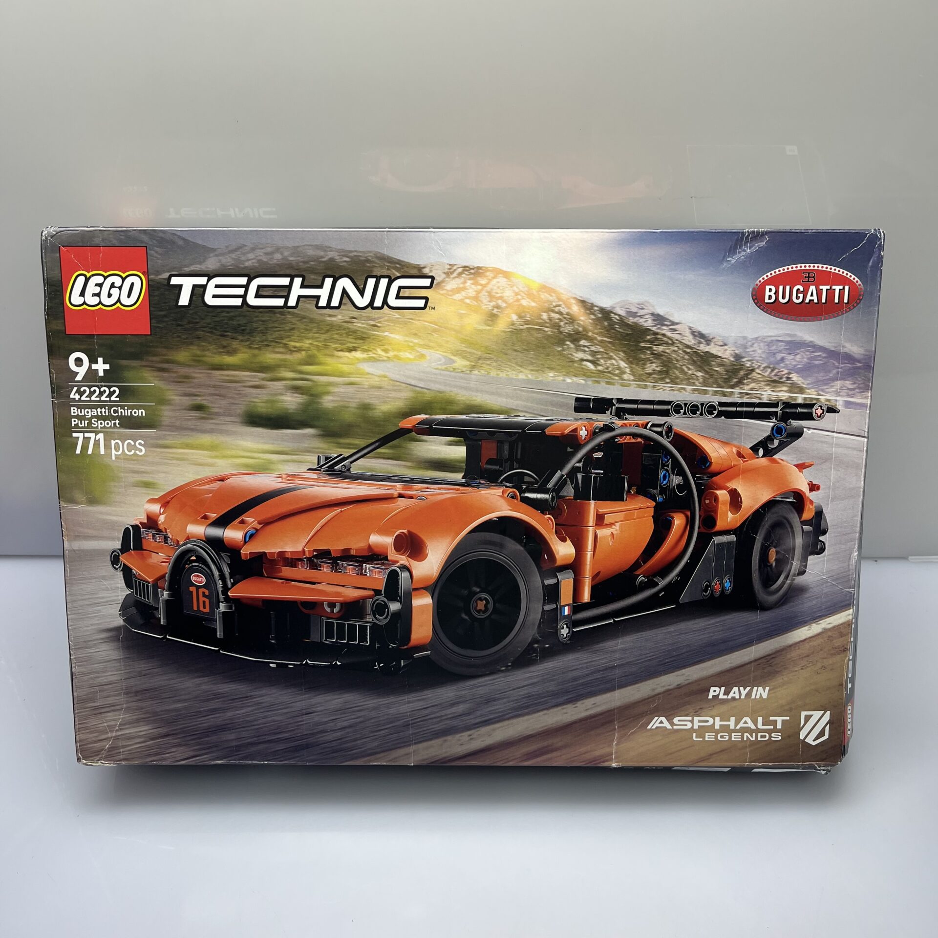 LEGO® Technic Bugatti Chiron Pur Sport 42222 (Condition: Good) - Image 2