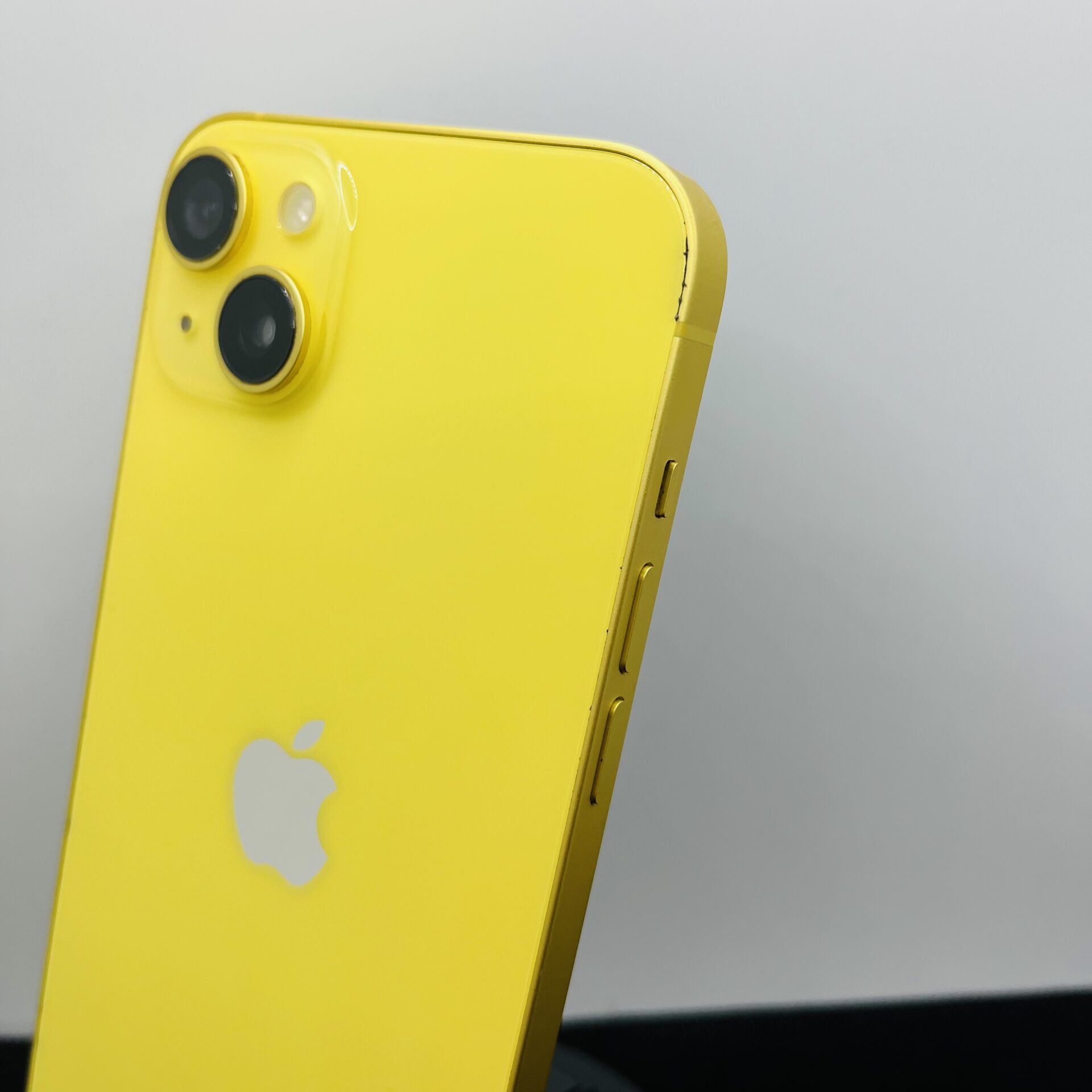 Apple iPhone 14 Plus 128GB Yellow (Condition: Good) - Image 10
