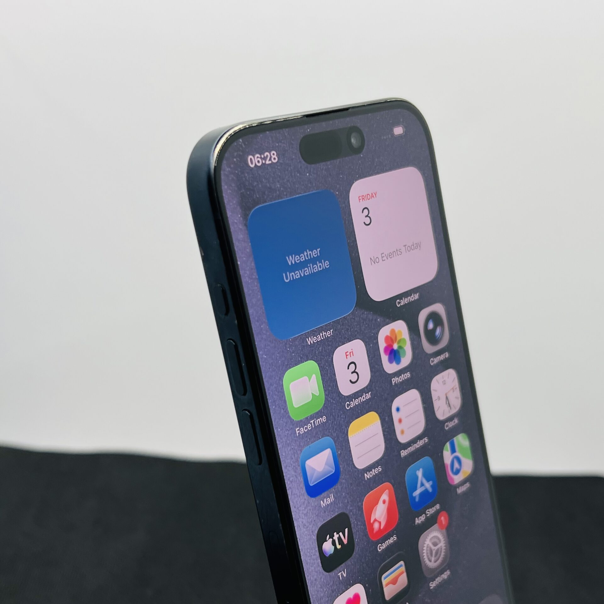 Apple iPhone 15 Pro 256GB Blue Titanium (Condition: Good) - Image 4