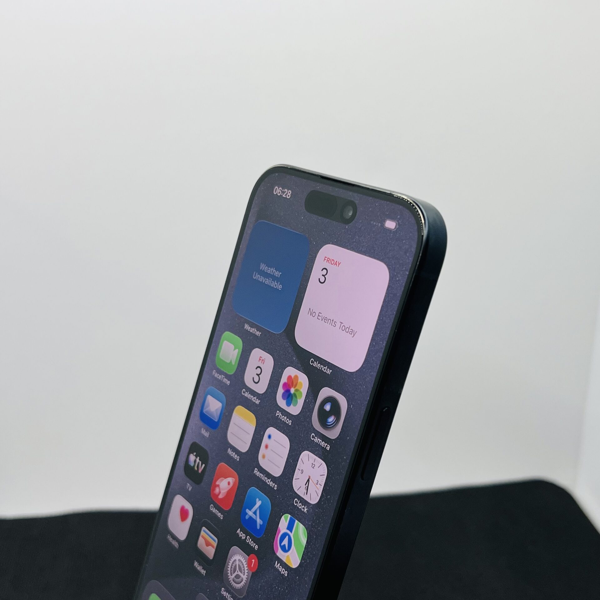 Apple iPhone 15 Pro 256GB Blue Titanium (Condition: Good) - Image 6