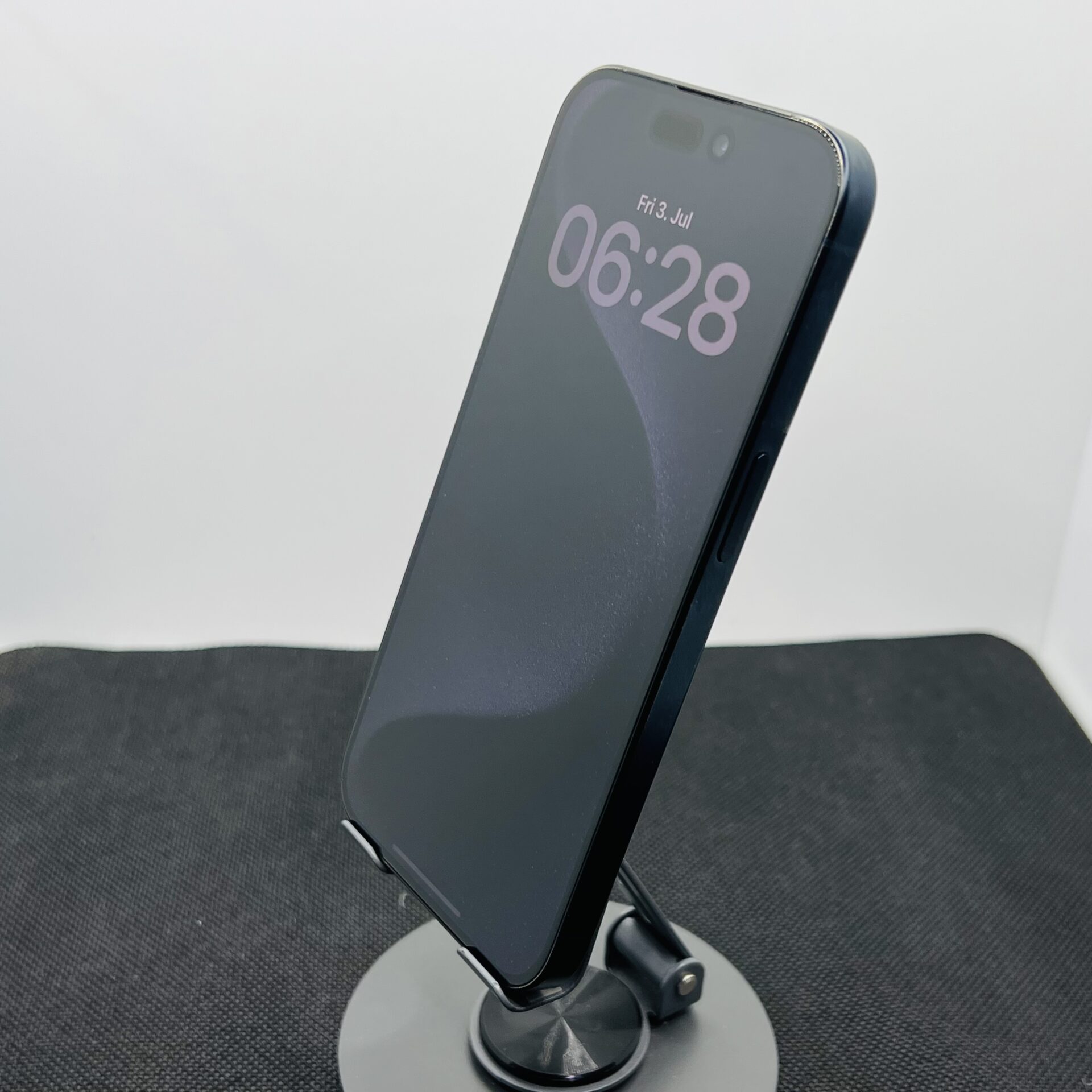 Apple iPhone 15 Pro 256GB Blue Titanium (Condition: Good) - Image 7