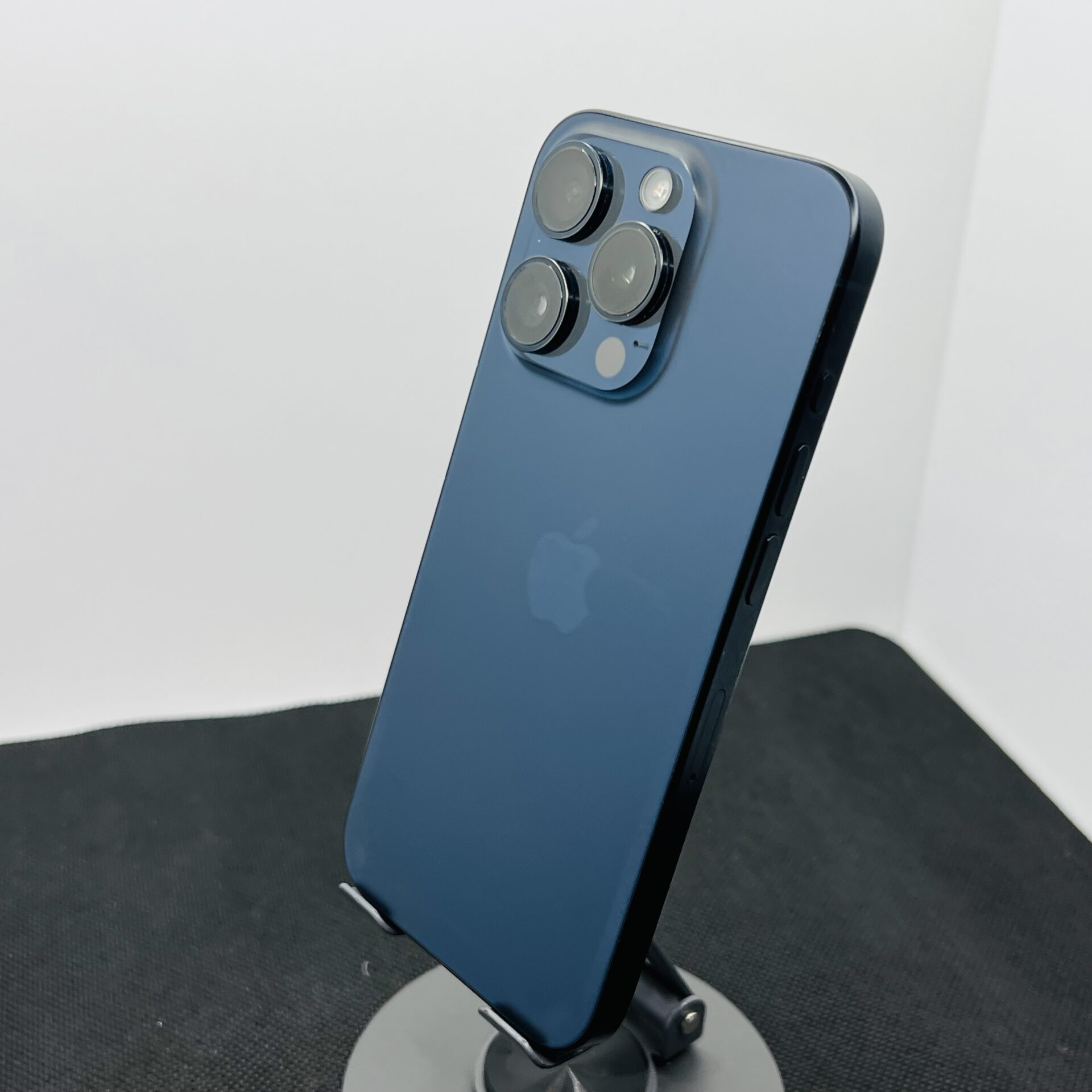 Apple iPhone 15 Pro 256GB Blue Titanium (Condition: Good) - Image 8
