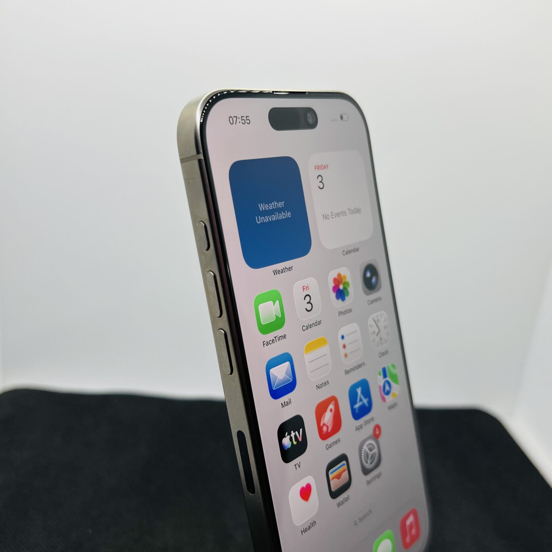 Apple iPhone 16 Pro 256GB Natural Titanium - Face ID Not Working (Condition: Good) - Image 4