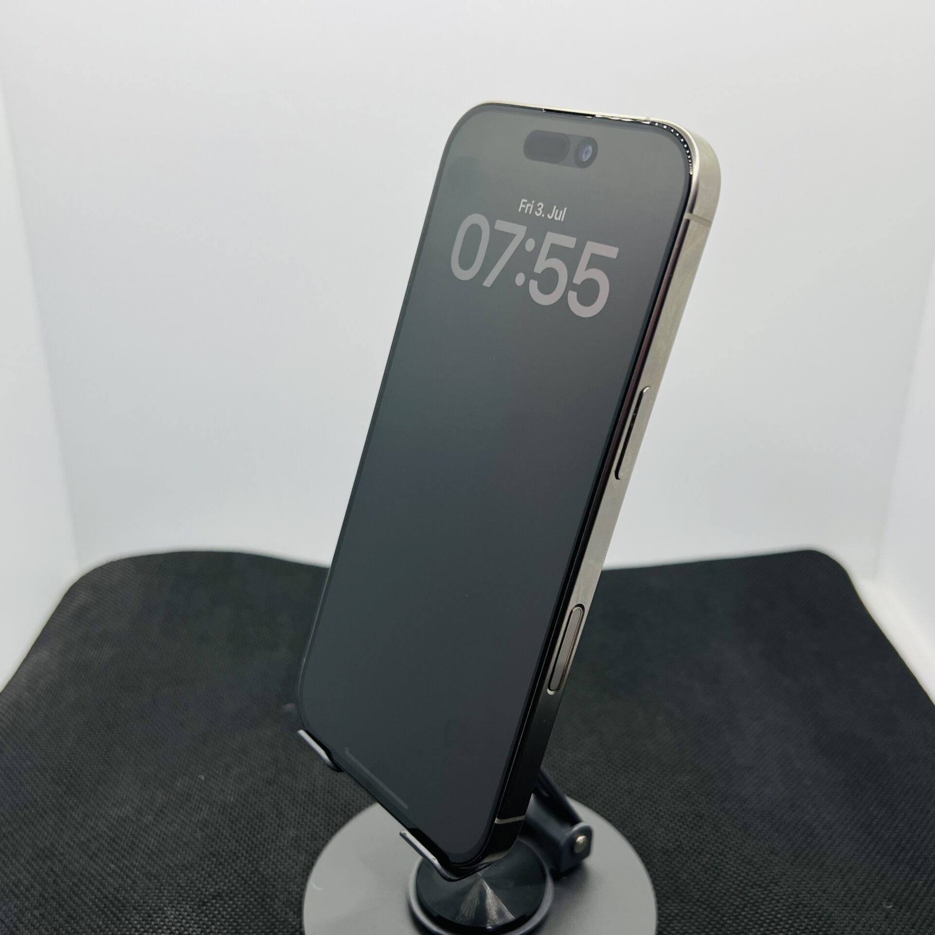 Apple iPhone 16 Pro 256GB Natural Titanium - Face ID Not Working (Condition: Good) - Image 7