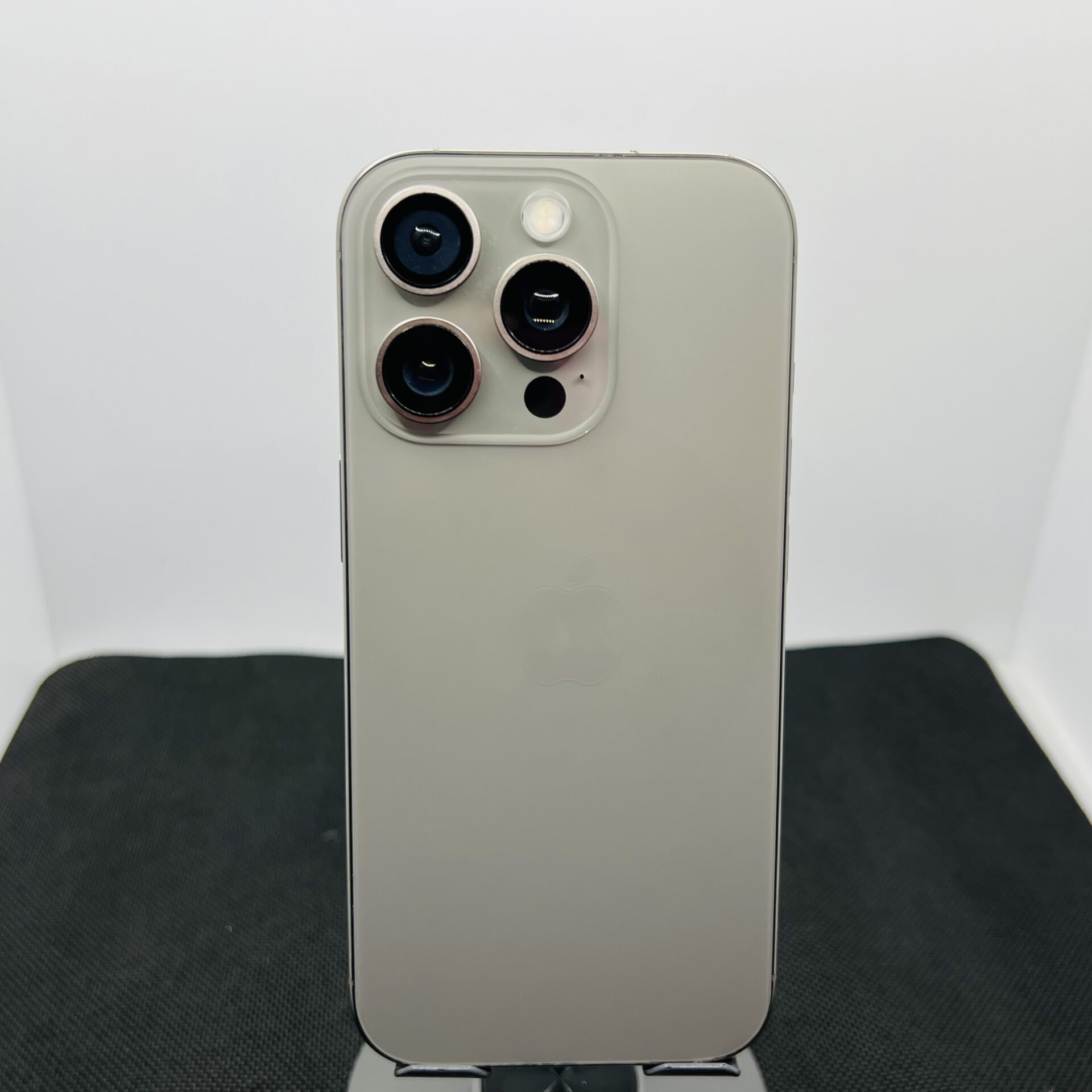 Apple iPhone 16 Pro 256GB Natural Titanium - Face ID Not Working (Condition: Good) - Image 9