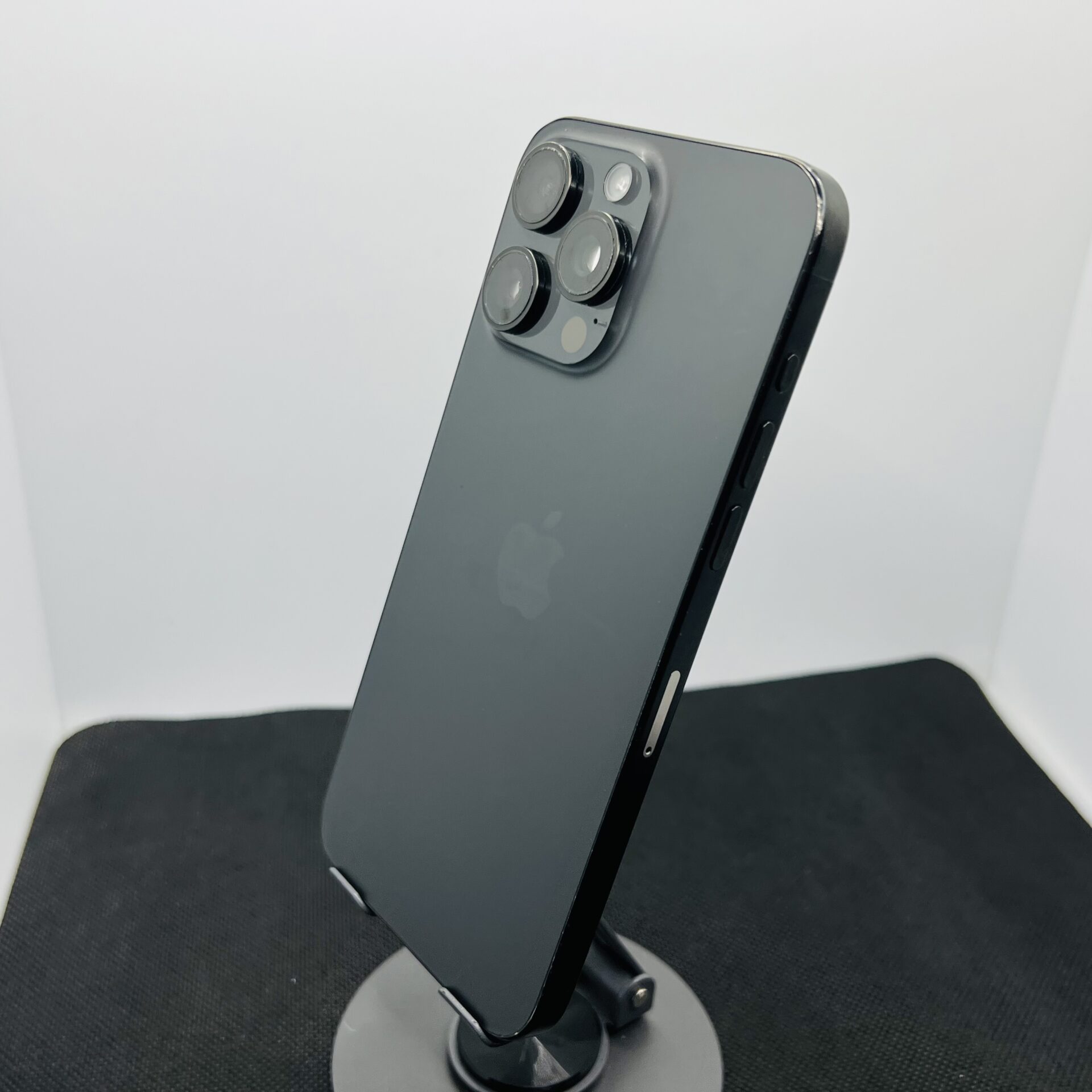 Apple iPhone 15 Pro Max 256GB Black Titanium (Condition: Good) - Image 10
