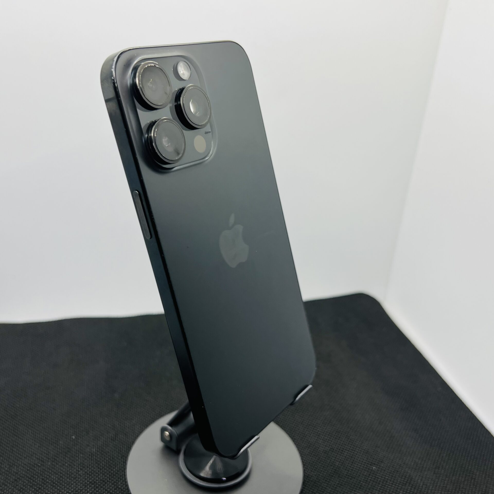 Apple iPhone 15 Pro Max 256GB Black Titanium (Condition: Good) - Image 8