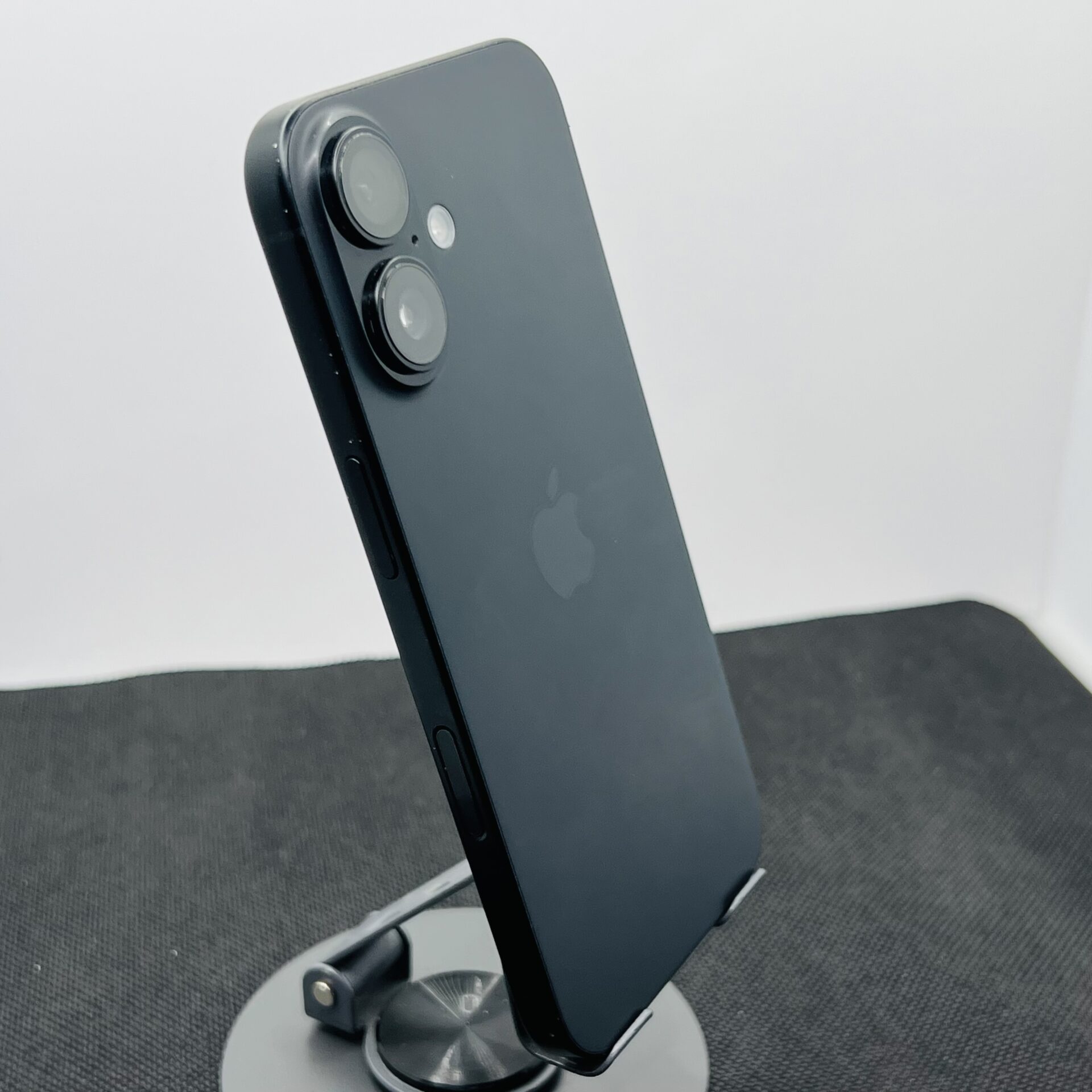 Apple iPhone 16 256GB Black (Condition: Good) - Image 10