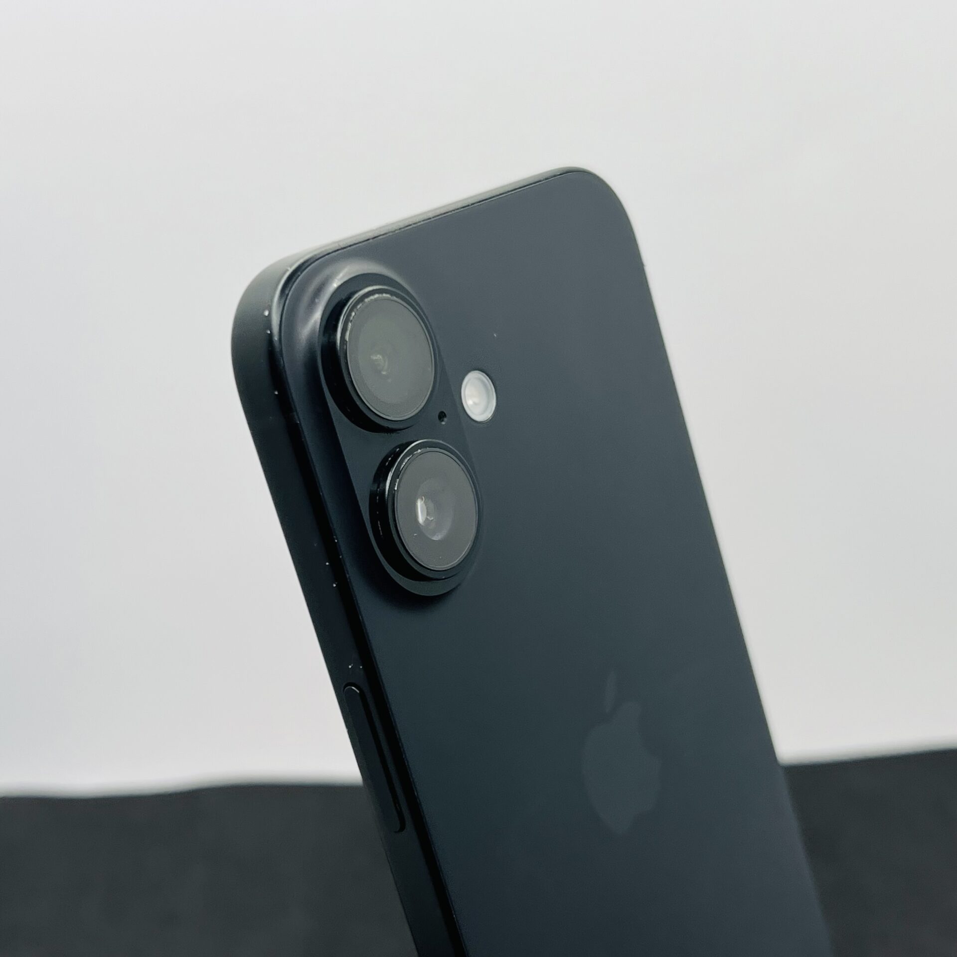 Apple iPhone 16 256GB Black (Condition: Good) - Image 11