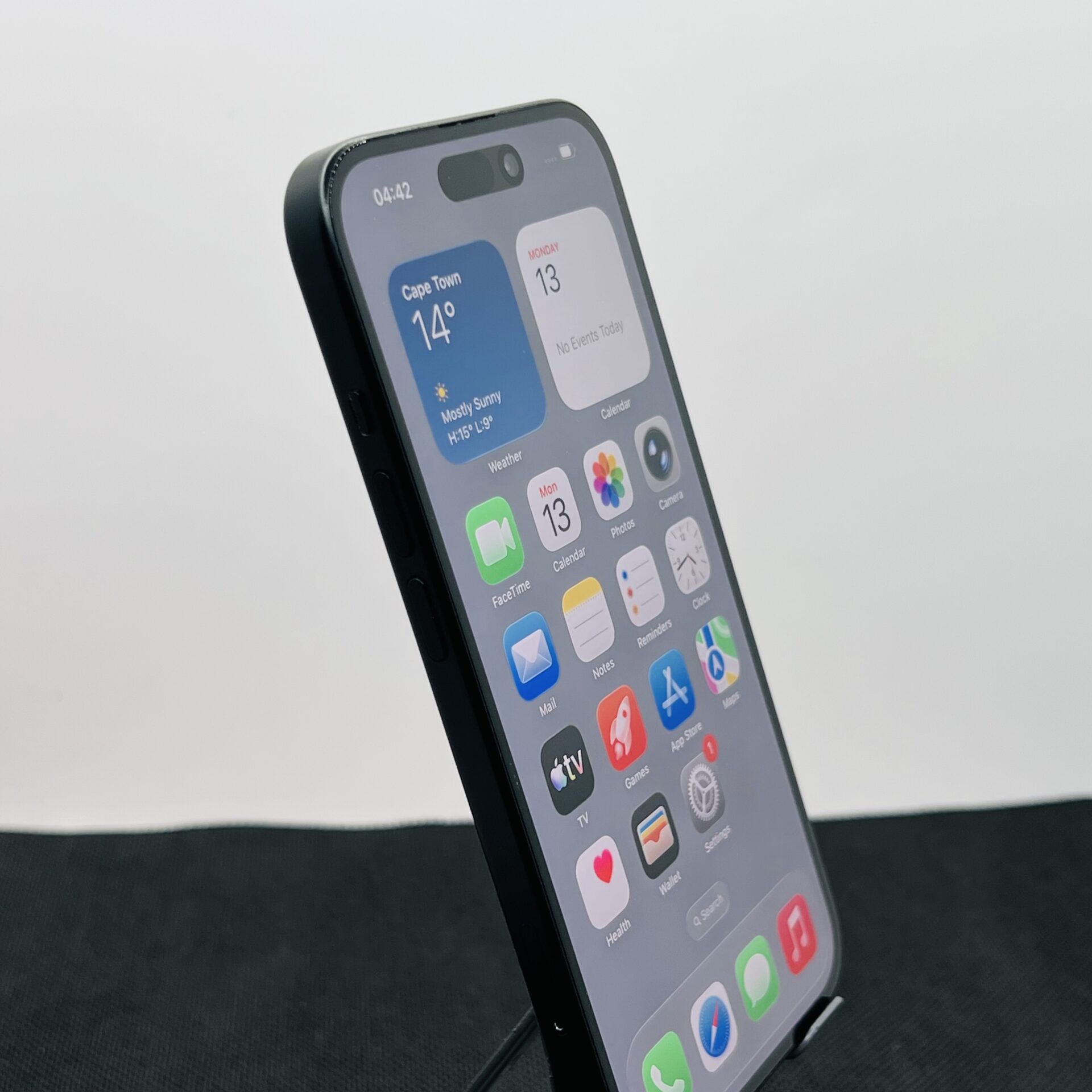 Apple iPhone 15 128GB Black (Condition: Good) - Image 4