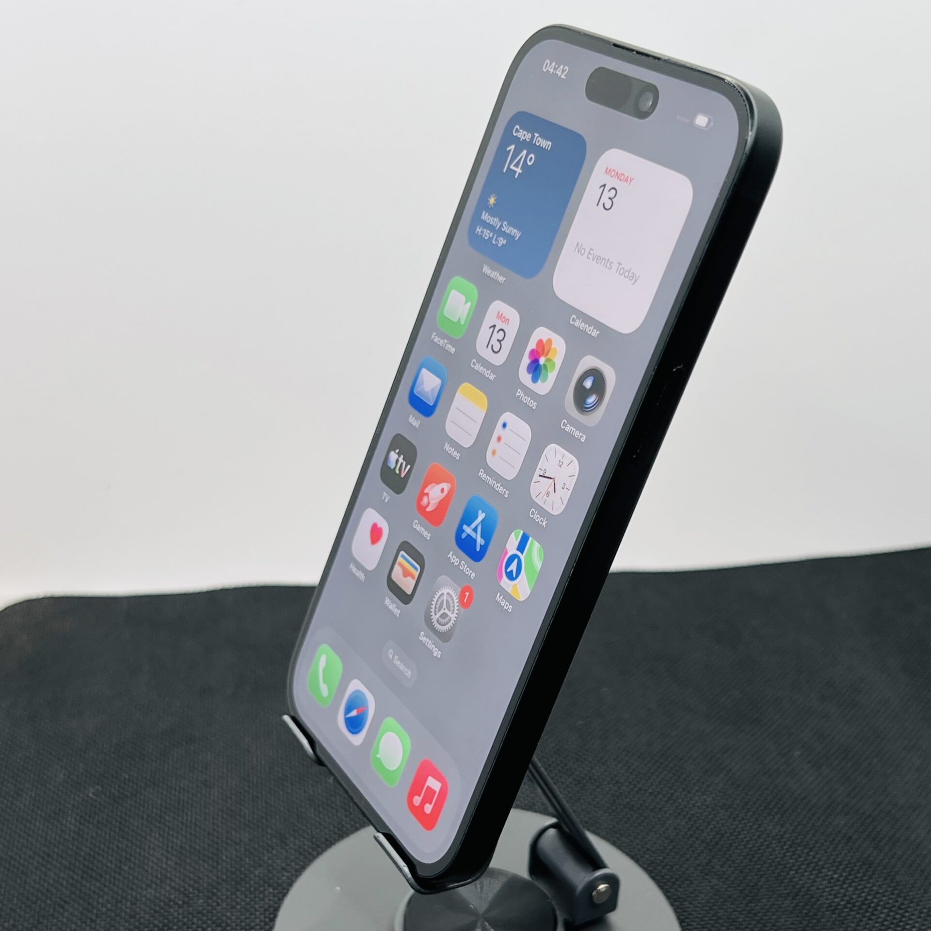 Apple iPhone 15 128GB Black (Condition: Good) - Image 5