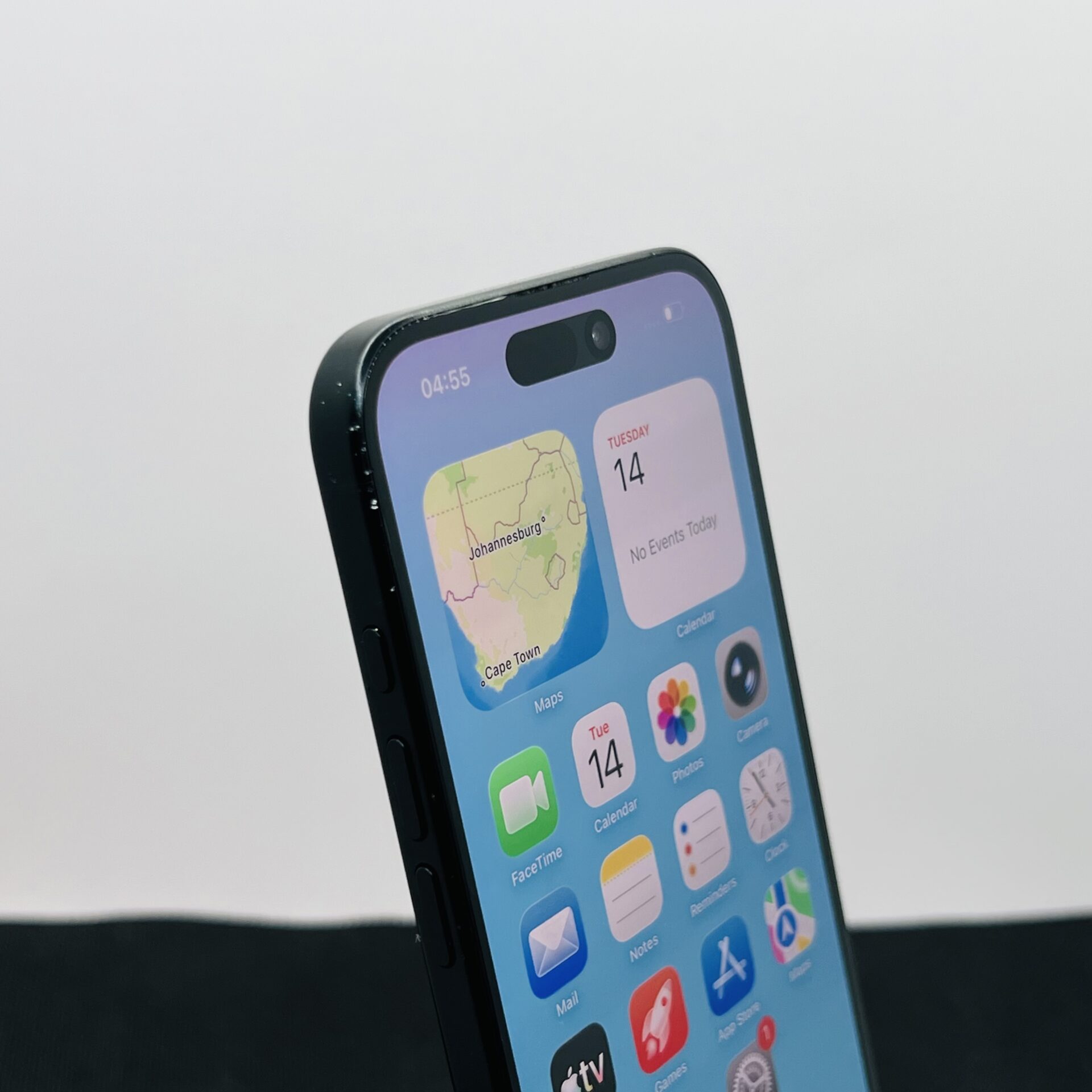 Apple iPhone 16 128GB Black (Condition: Good) - Image 4