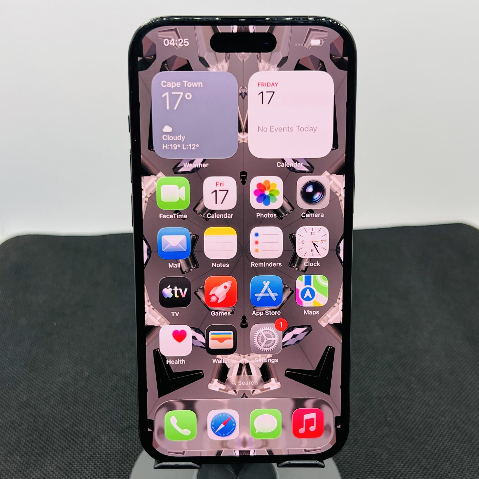 Apple iPhone 15 128GB Black (Condition: Good) - Image 2