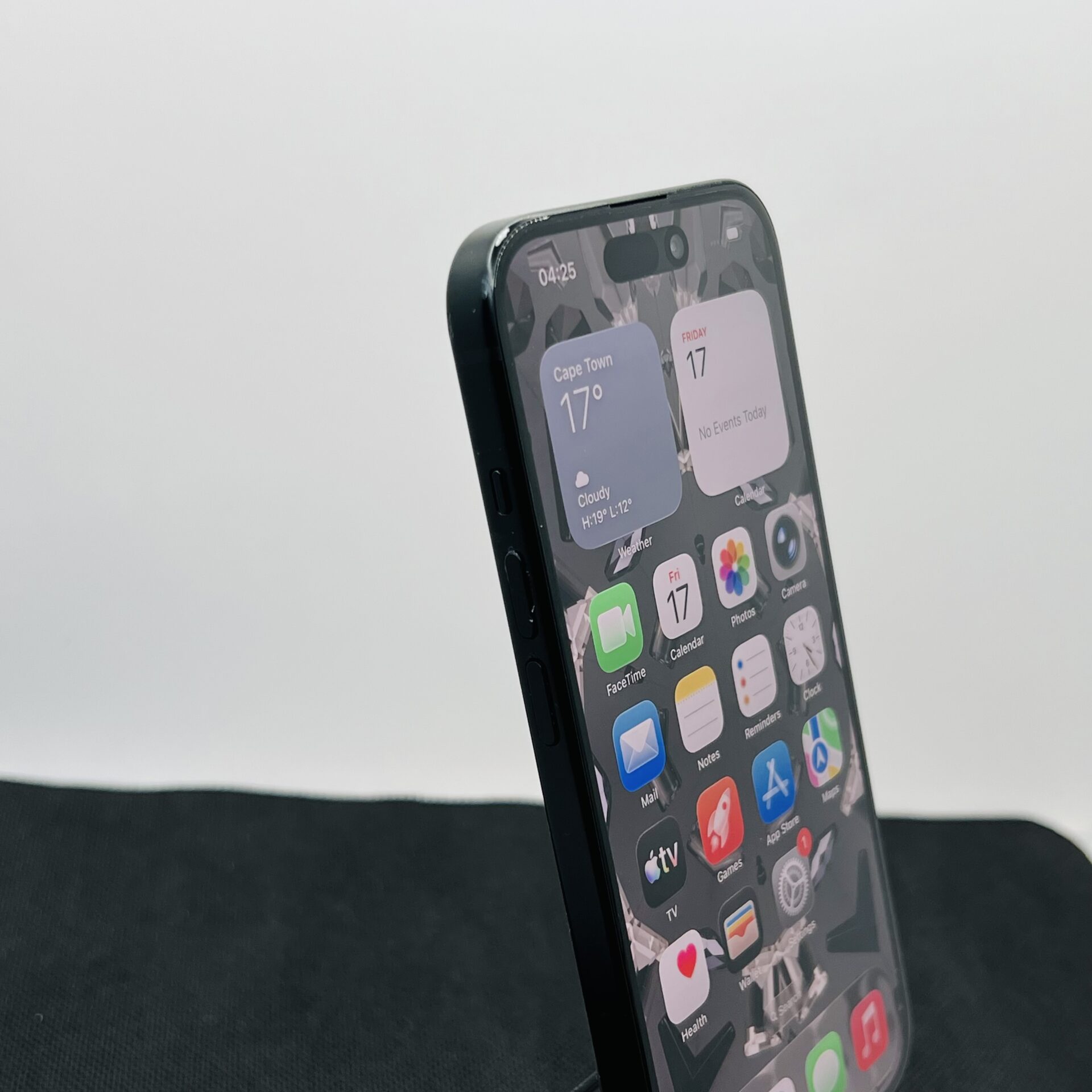 Apple iPhone 15 128GB Black (Condition: Good) - Image 4