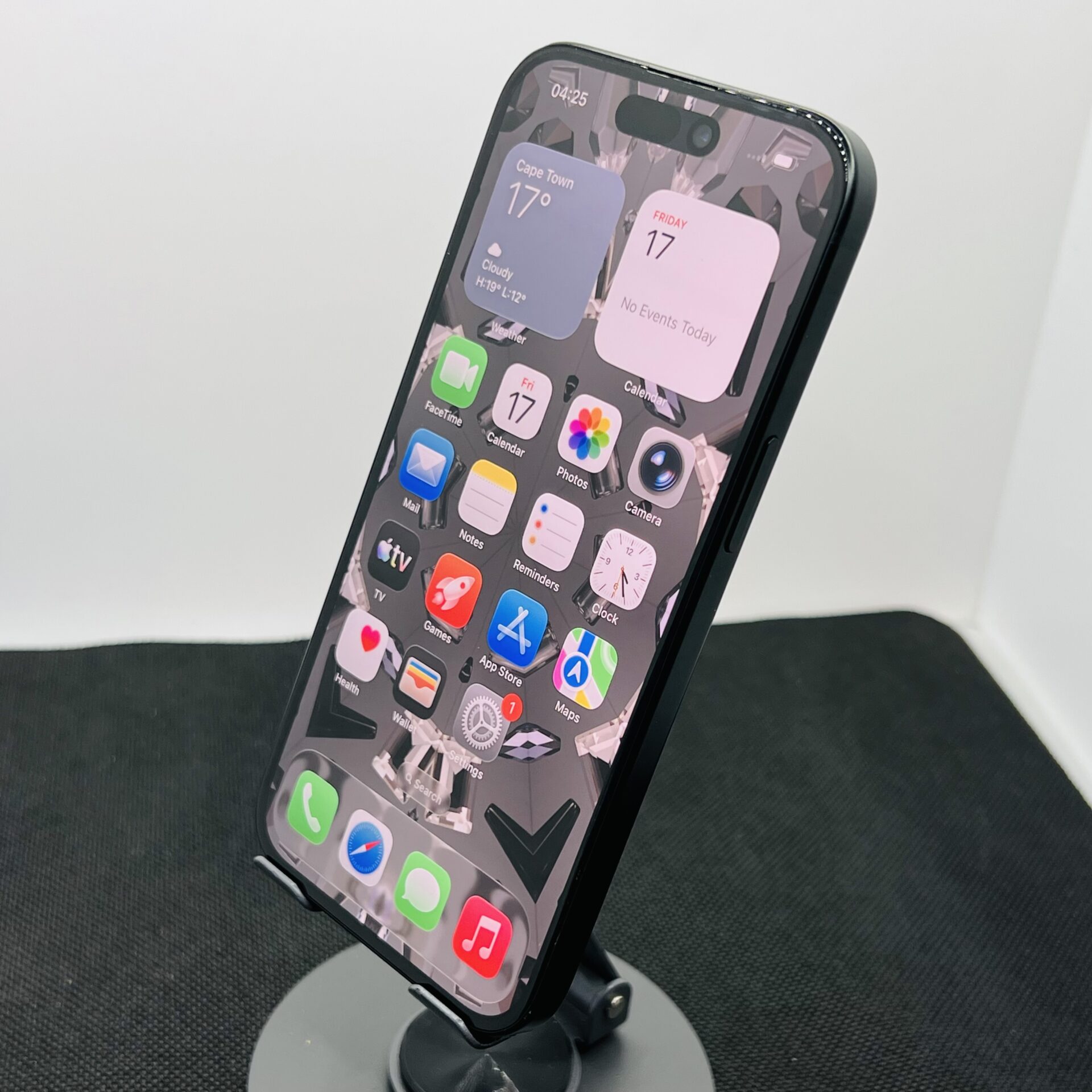 Apple iPhone 15 128GB Black (Condition: Good) - Image 5