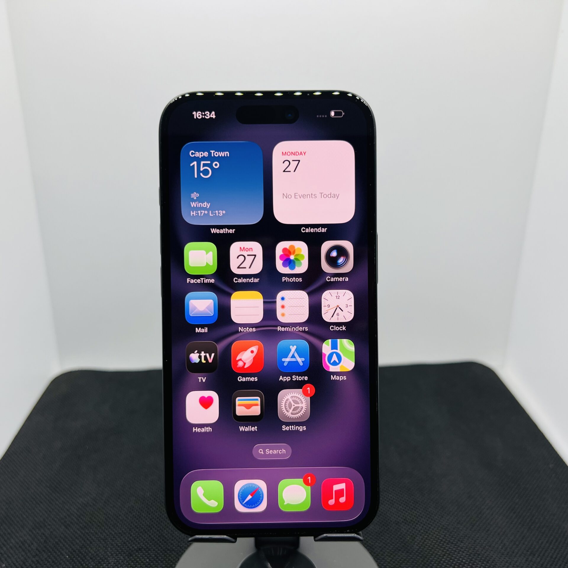 Apple iPhone 16 128GB Black (Condition: Good) - Image 2