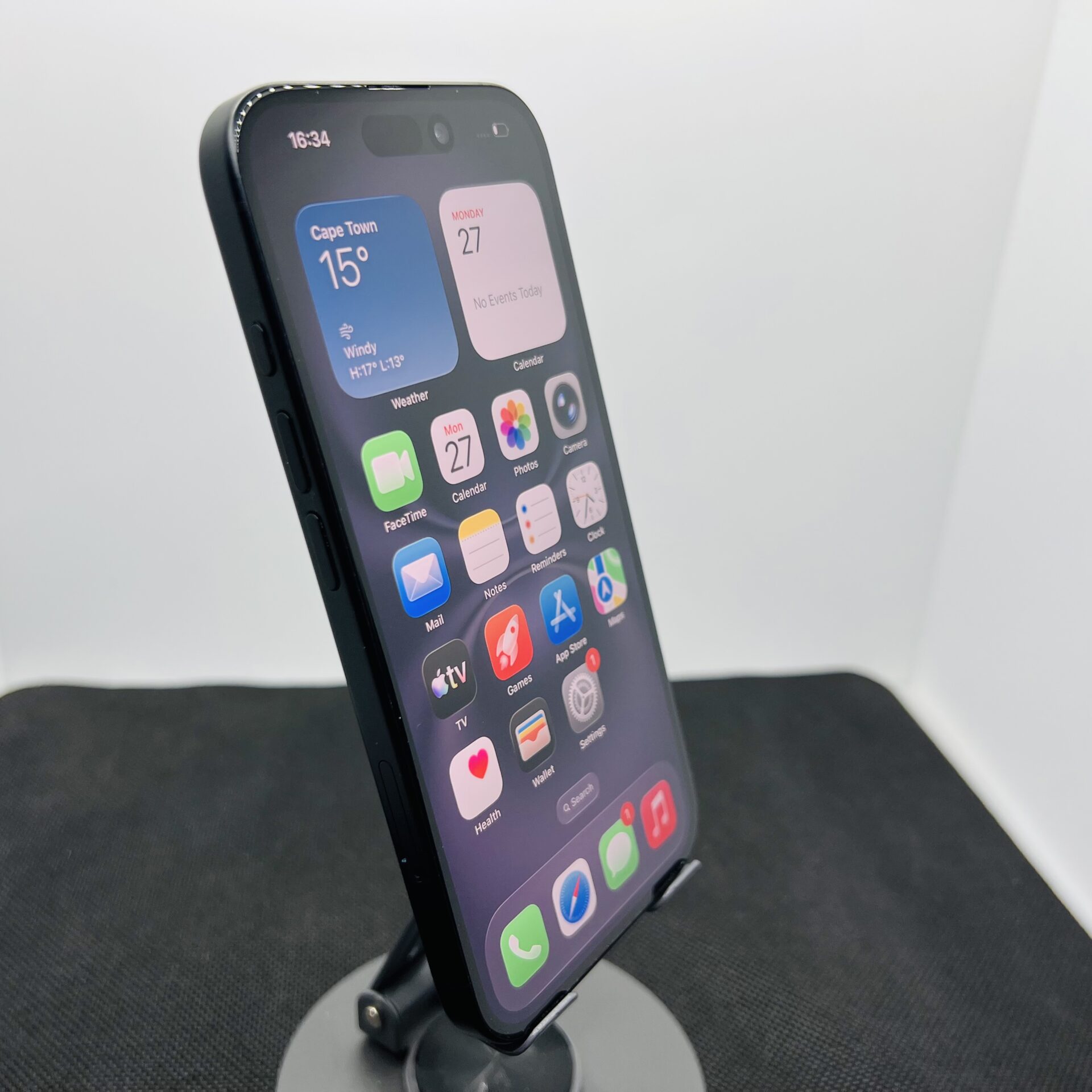 Apple iPhone 16 128GB Black (Condition: Good) - Image 3