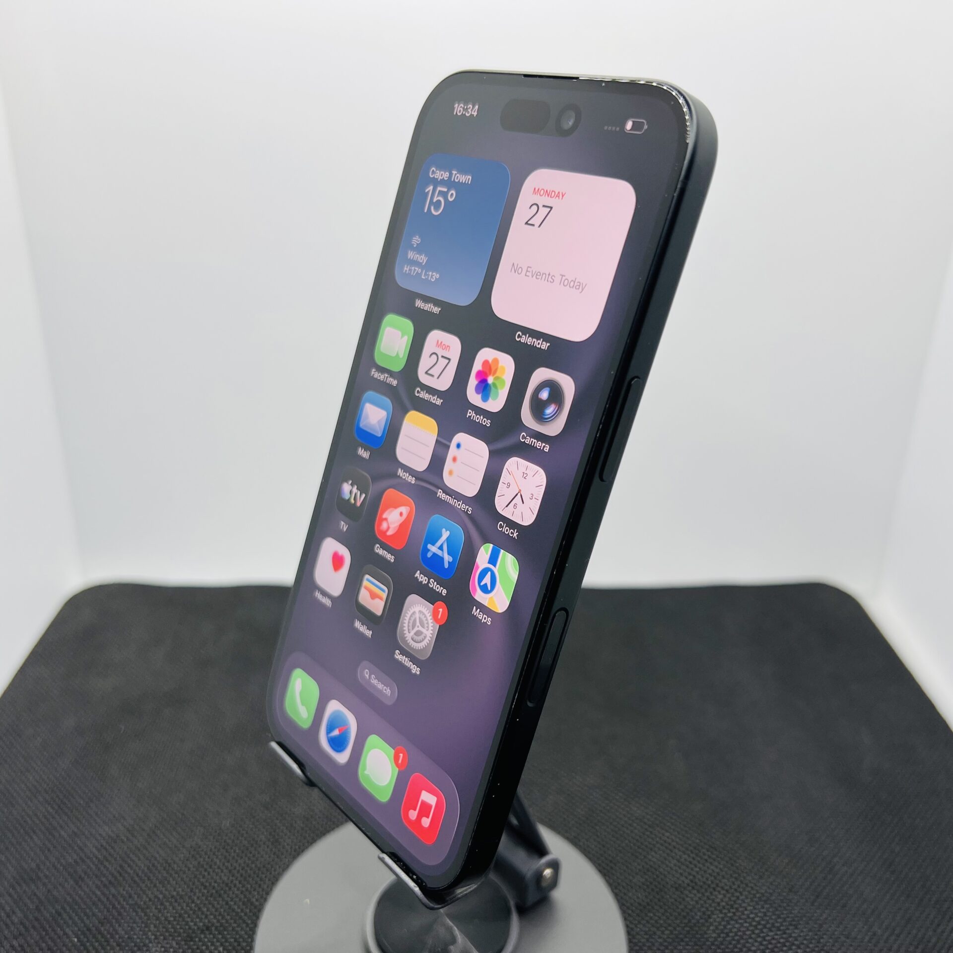 Apple iPhone 16 128GB Black (Condition: Good) - Image 5