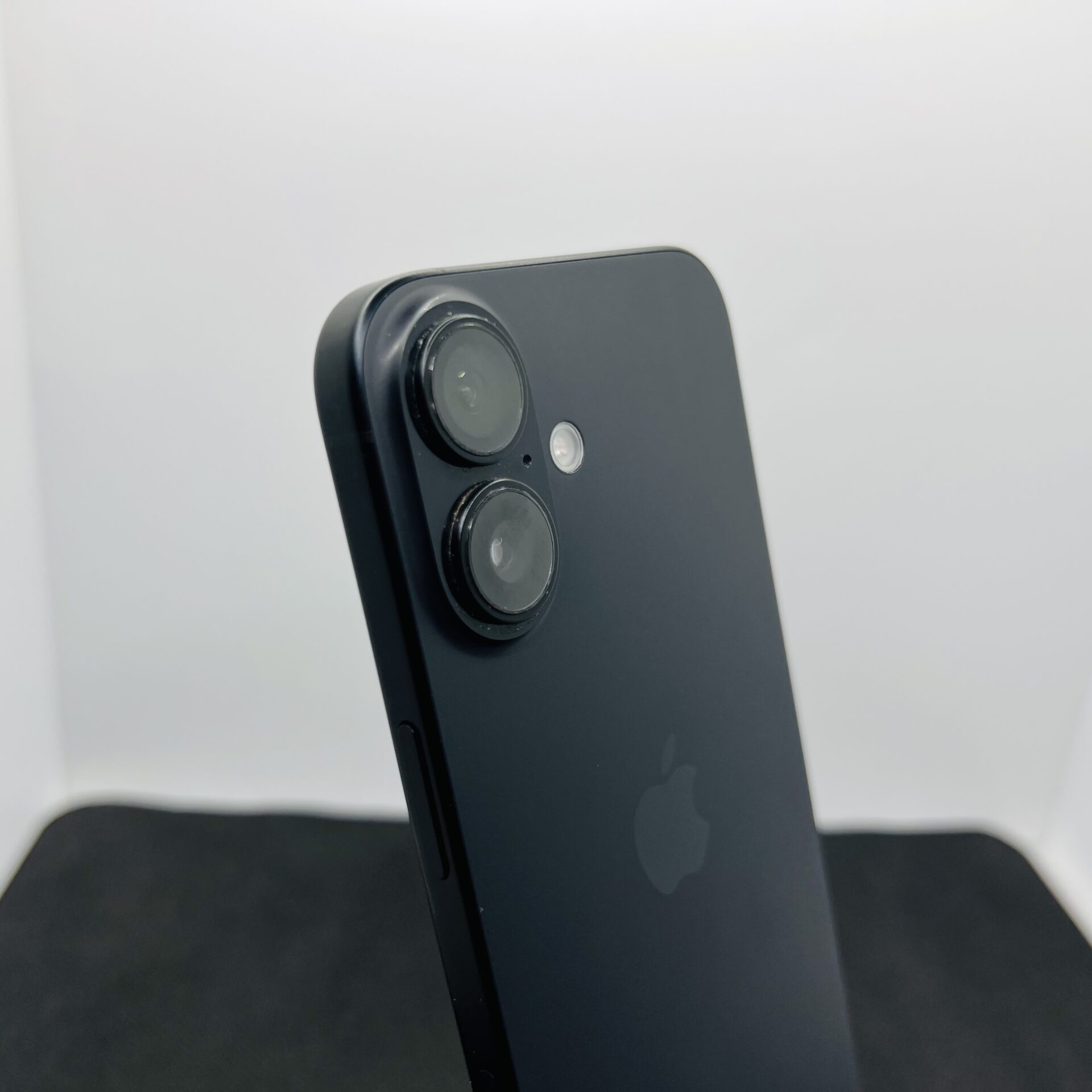 Apple iPhone 16 128GB Black (Condition: Good) - Image 10
