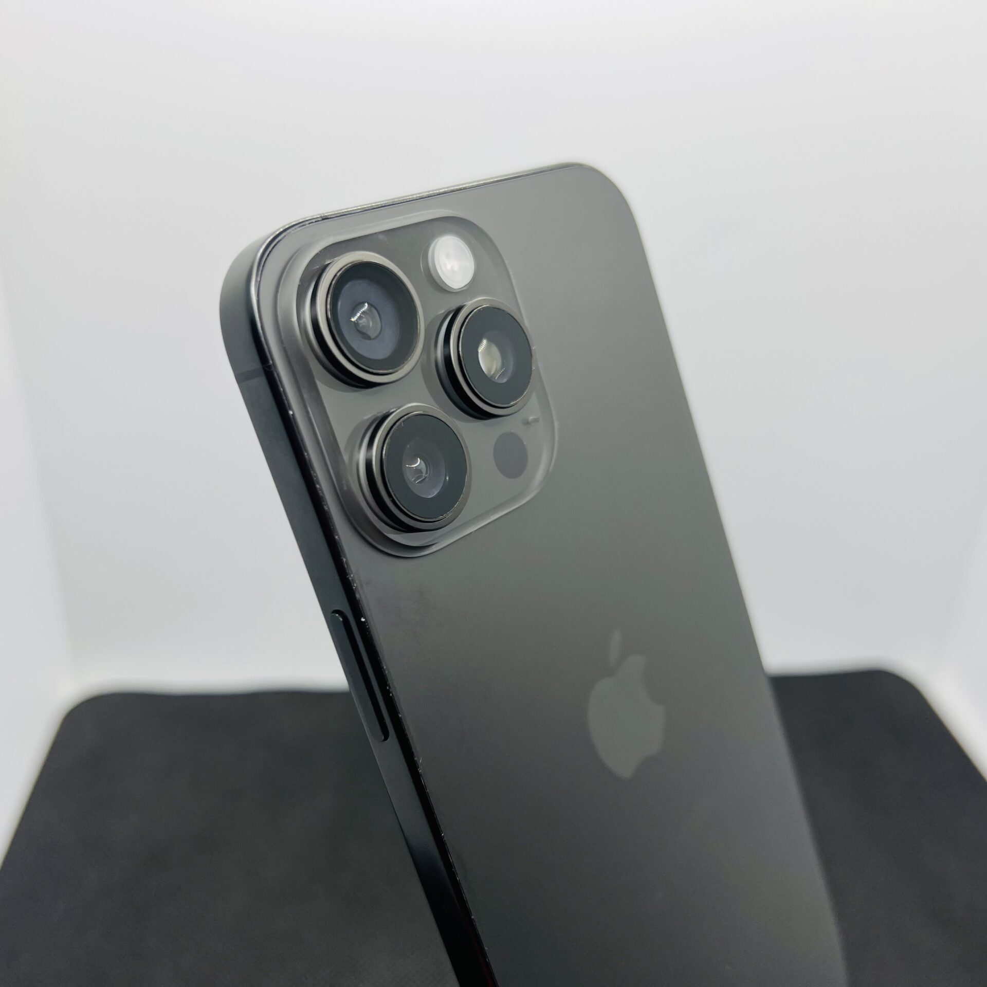 Apple iPhone 16 Pro Max 256GB Black Titanium (Condition: Good) - Image 10