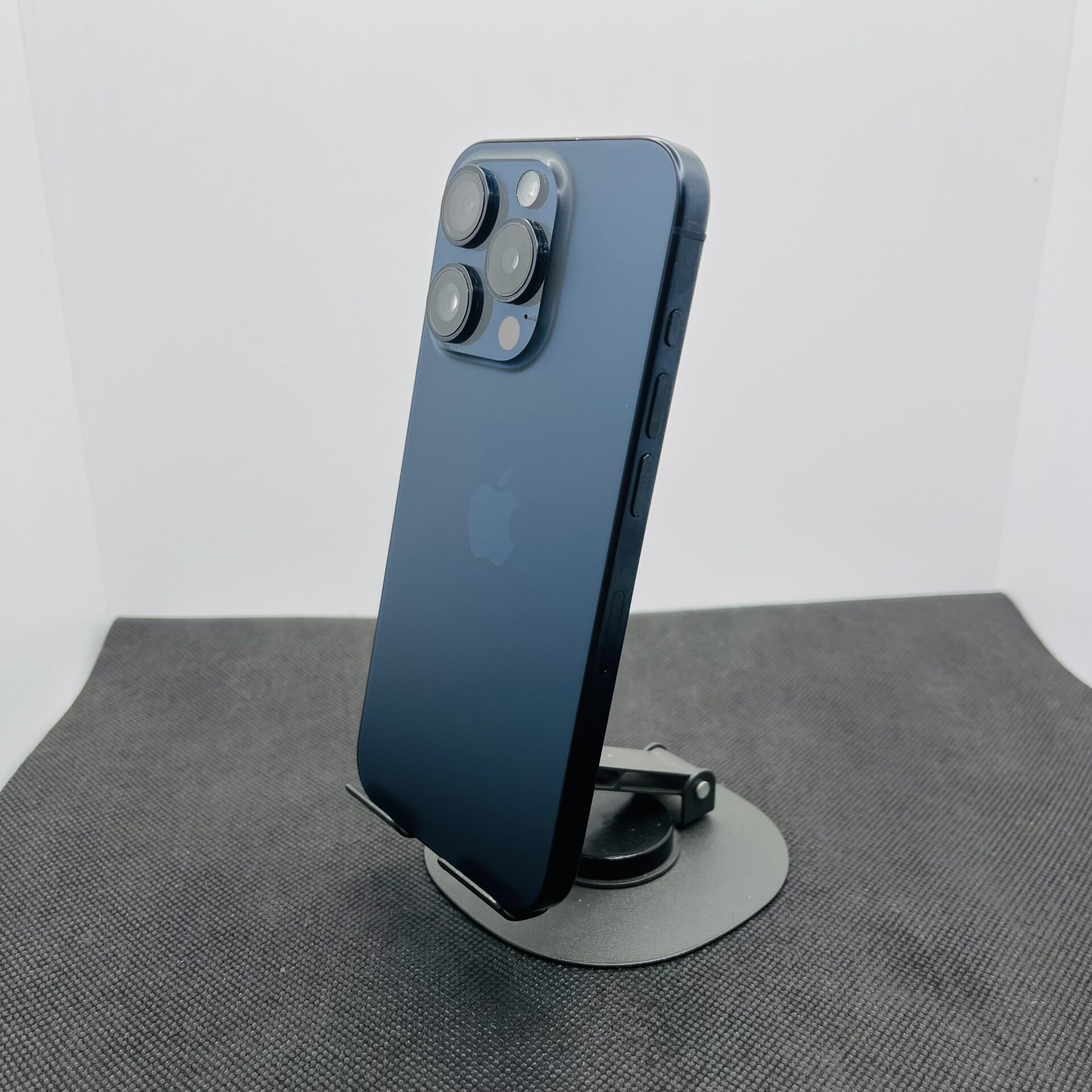 Apple iPhone 15 Pro 256GB Blue Titanium (Condition: Good) - Image 8