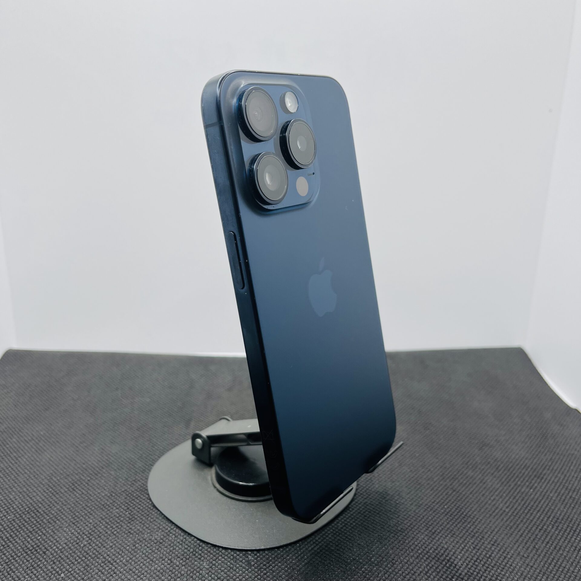 Apple iPhone 15 Pro 256GB Blue Titanium (Condition: Good) - Image 9