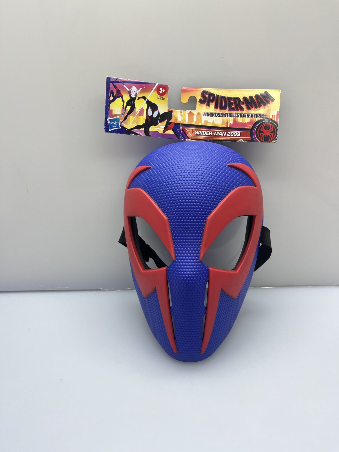 COMBO DEAL: 1x Spider-man 2099 Across the Spiderverse Mask + 1x Spider-Man Across the Spider-Verse Miles Morales Web Shot Slinger and Mask + Marvel Spidey and His Amazing Friends Trace-E/Spidey + 1x Spider-Man Walkie Talkie Set + 1x Marvel Spidey and His Amazing Friends 20 piece mini Maxi Puzzle (Condition: Good) - Image 4