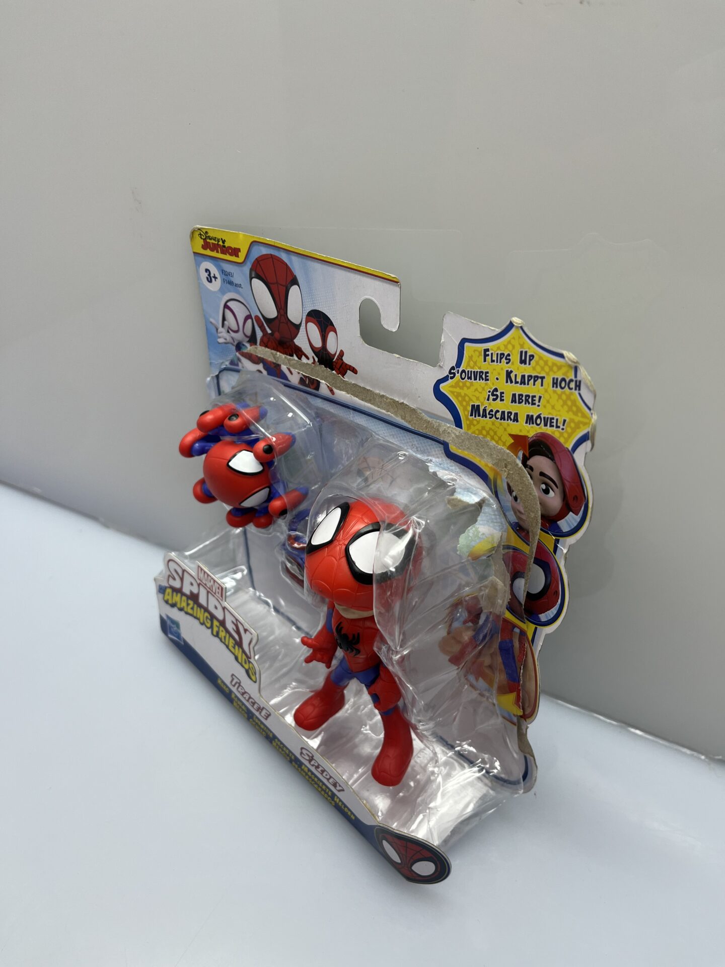 COMBO DEAL: 1x Spider-man 2099 Across the Spiderverse Mask + 1x Spider-Man Across the Spider-Verse Miles Morales Web Shot Slinger and Mask + Marvel Spidey and His Amazing Friends Trace-E/Spidey + 1x Spider-Man Walkie Talkie Set + 1x Marvel Spidey and His Amazing Friends 20 piece mini Maxi Puzzle (Condition: Good) - Image 9
